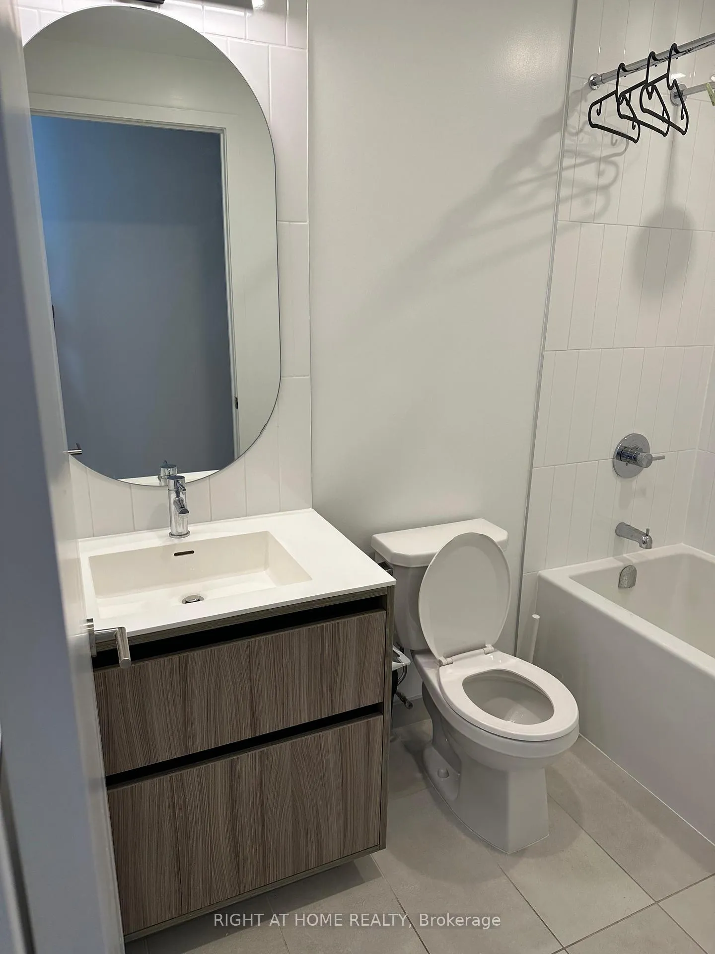 Photo 16 of Unit 1301, 7950 Bathurst Street, Vaughan, Beverley Glen — HOMEH
