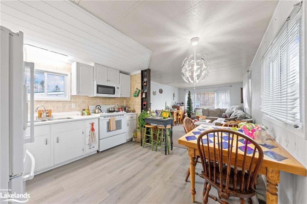 Photo 10 of Unit 6, 5263 Elliott Sideroad, Tay, Rural Tay — HOMEH