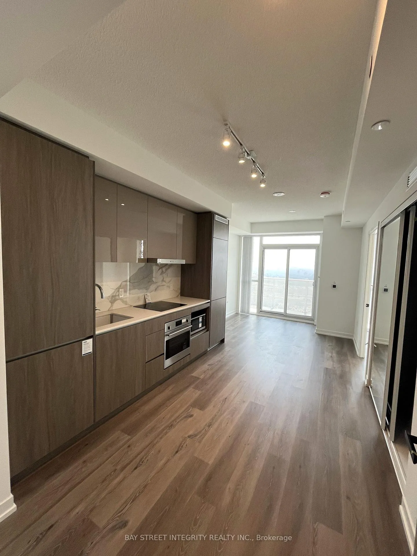 Photo 6 of Unit 3811, 28 Interchange Way, Vaughan, Vaughan Corporate Centre — HOMEH