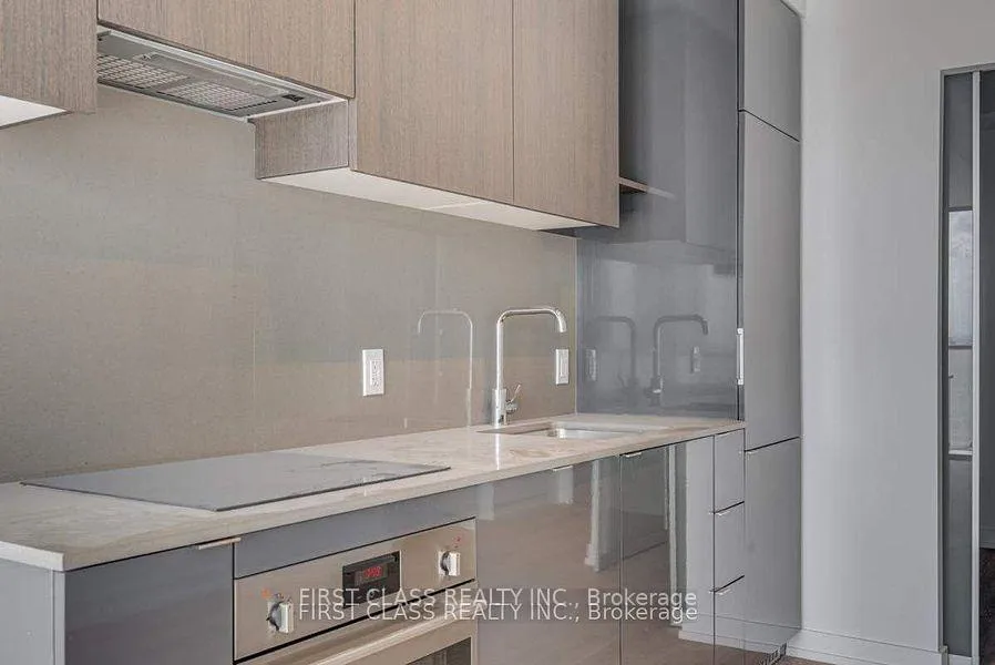 Photo 4 of Unit 4111, 161 Roehampton Avenue, Toronto, Mount Pleasant West — HOMEH