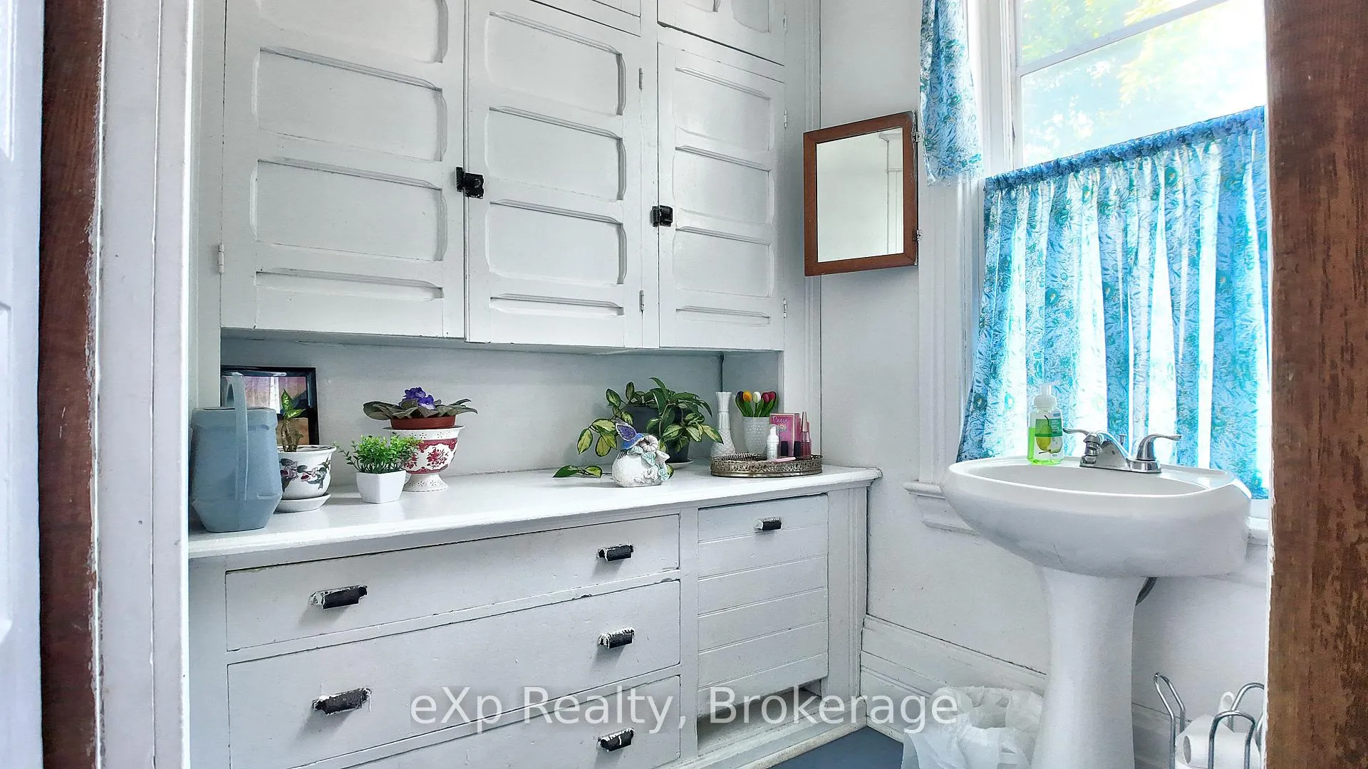 Photo 17 of 21 William Street N, Minto — HOMEH