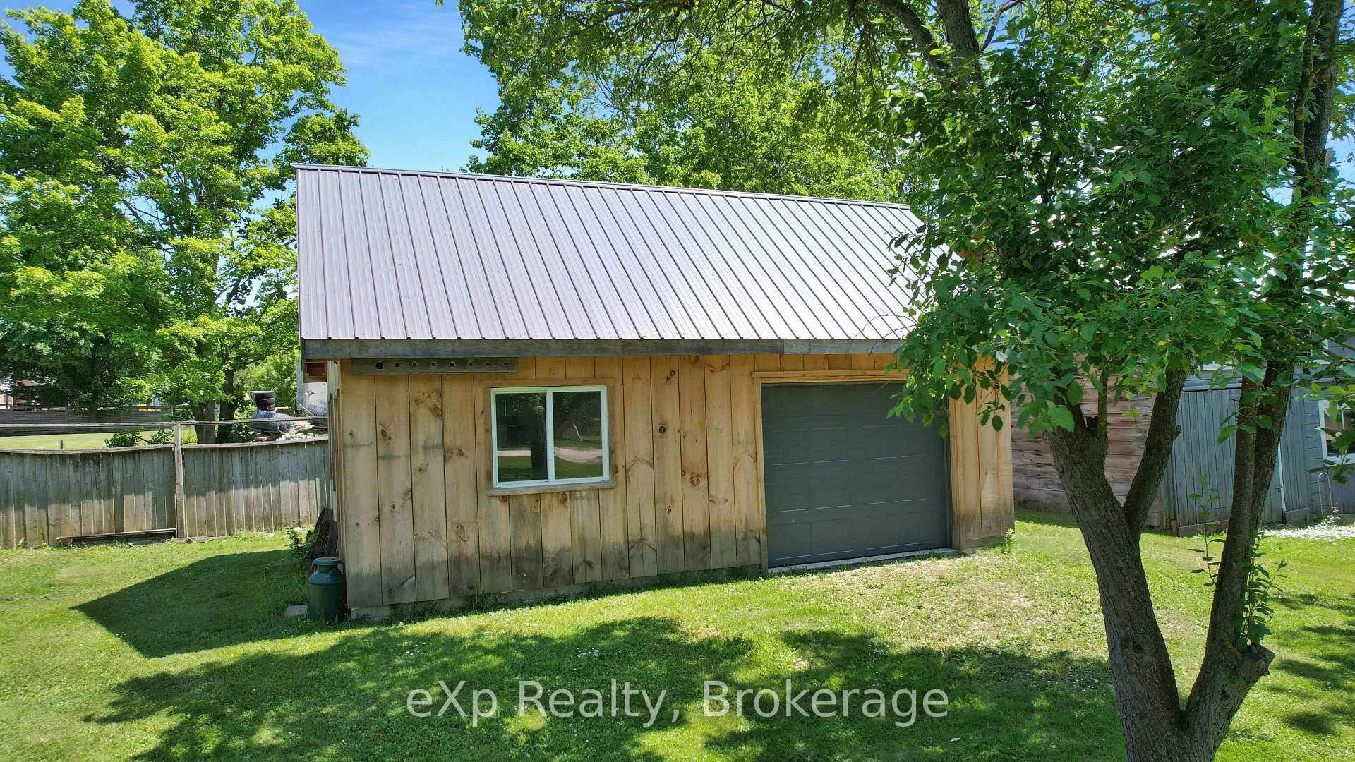 Photo 31 of 21 William Street N, Minto — HOMEH