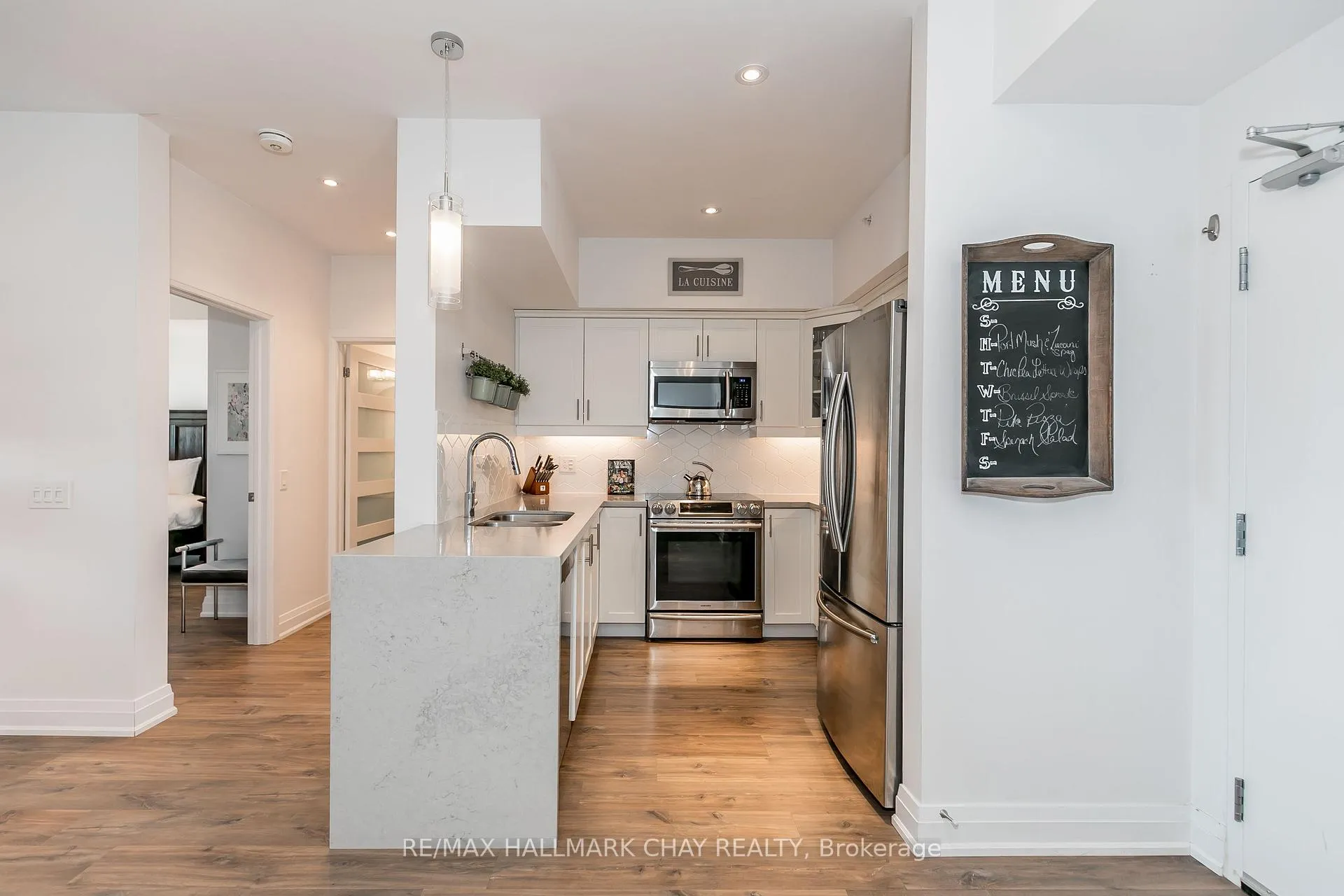 Photo 5 of Unit 607, 304 Essa Road, Barrie, Ardagh — HOMEH