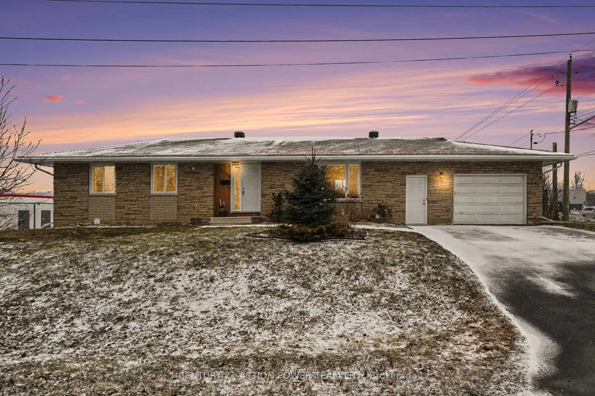Photo 1 of Unit A, 1149 Parisien Street, Ottawa, Cyrville Rd./Industrial Park — HOMEH