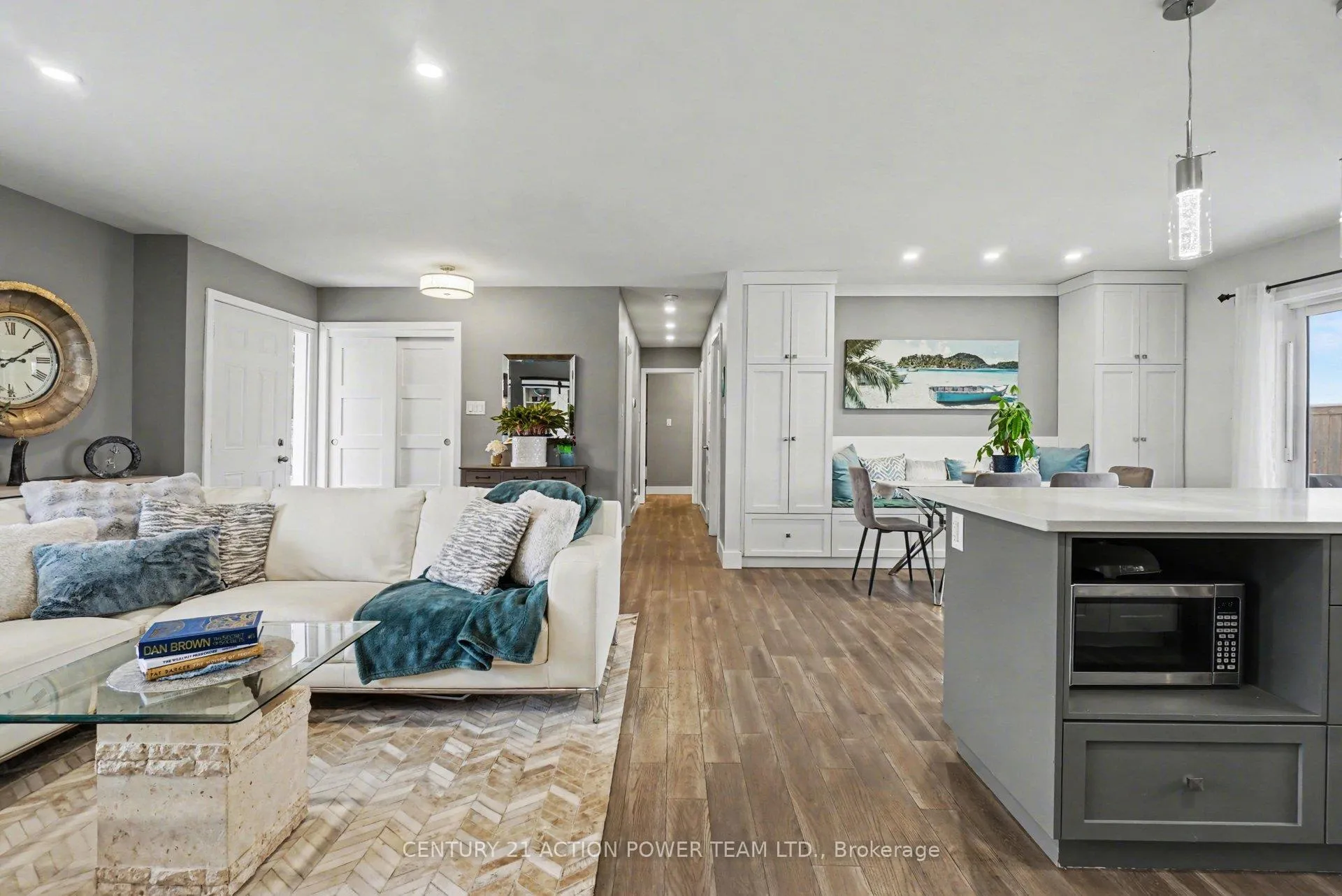 Photo 9 of Unit A, 1149 Parisien Street, Ottawa, Cyrville Rd./Industrial Park — HOMEH