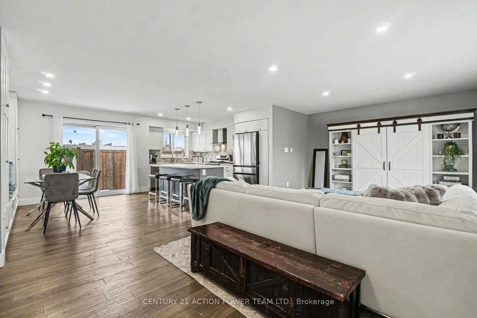 Photo 10 of Unit A, 1149 Parisien Street, Ottawa, Cyrville Rd./Industrial Park — HOMEH