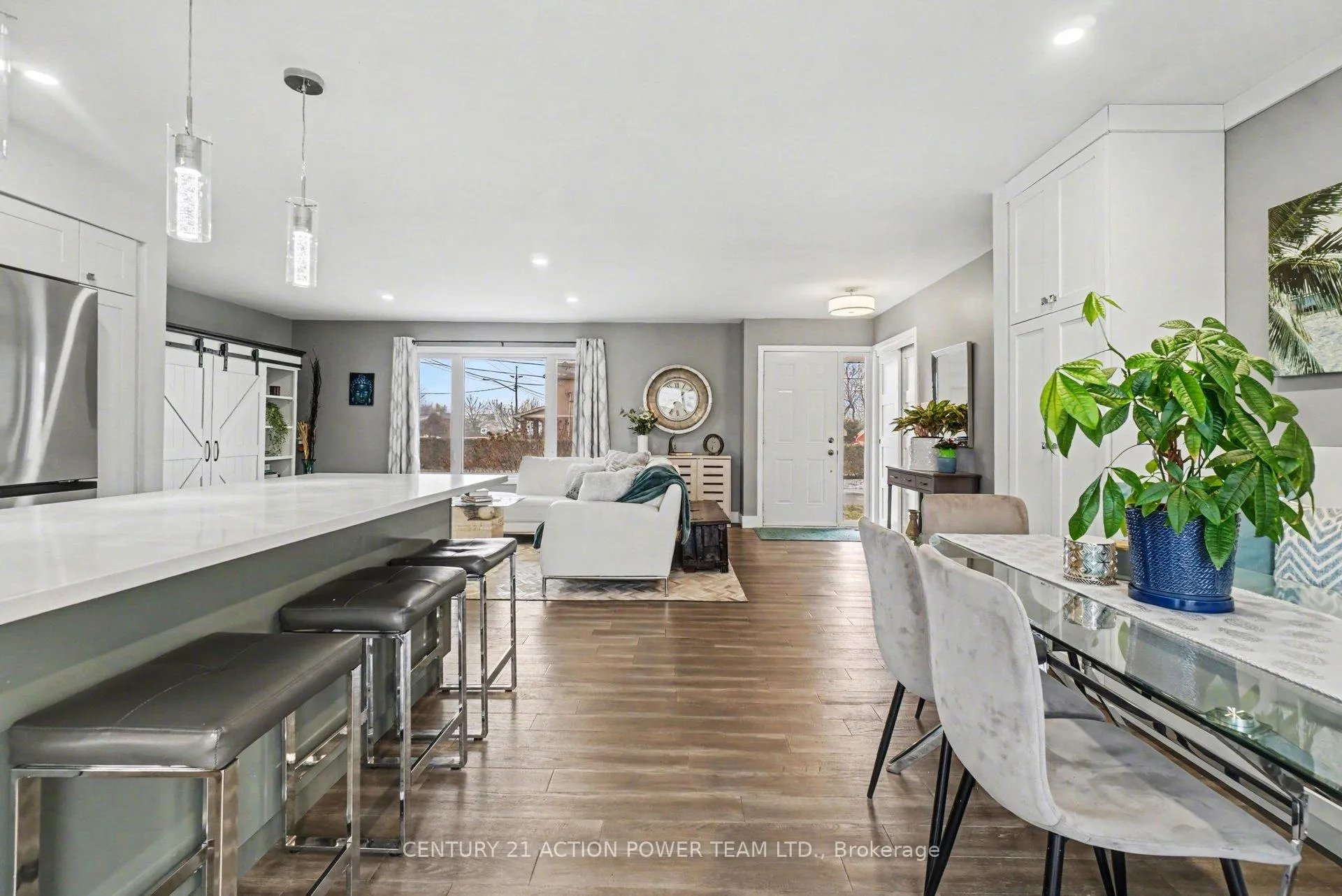 Photo 13 of Unit A, 1149 Parisien Street, Ottawa, Cyrville Rd./Industrial Park — HOMEH