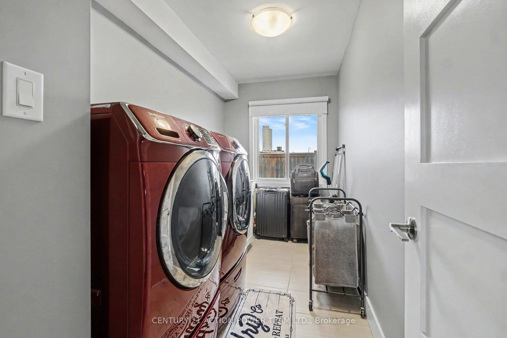 Photo 18 of Unit A, 1149 Parisien Street, Ottawa, Cyrville Rd./Industrial Park — HOMEH