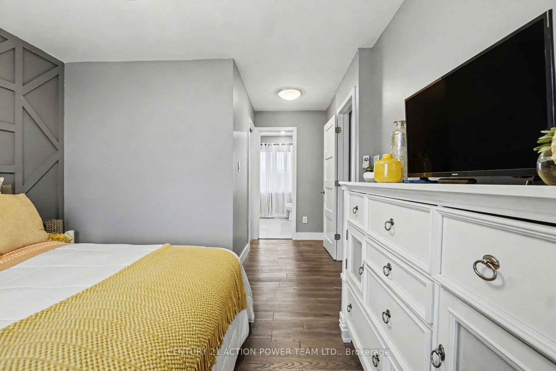Photo 19 of Unit A, 1149 Parisien Street, Ottawa, Cyrville Rd./Industrial Park — HOMEH