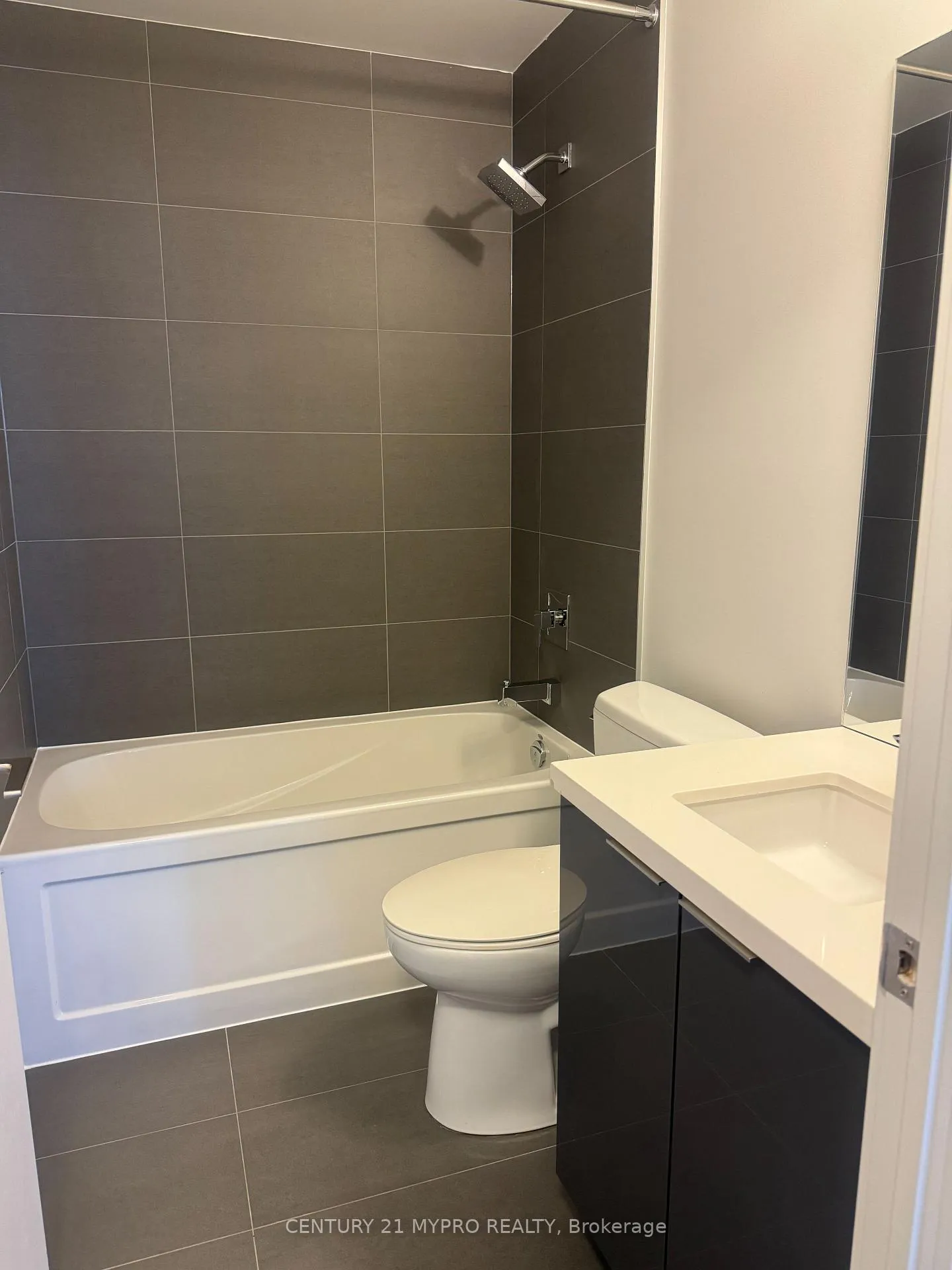 Photo 7 of Unit 4701, 8 Eglinton Avenue, Toronto, Mount Pleasant West — HOMEH