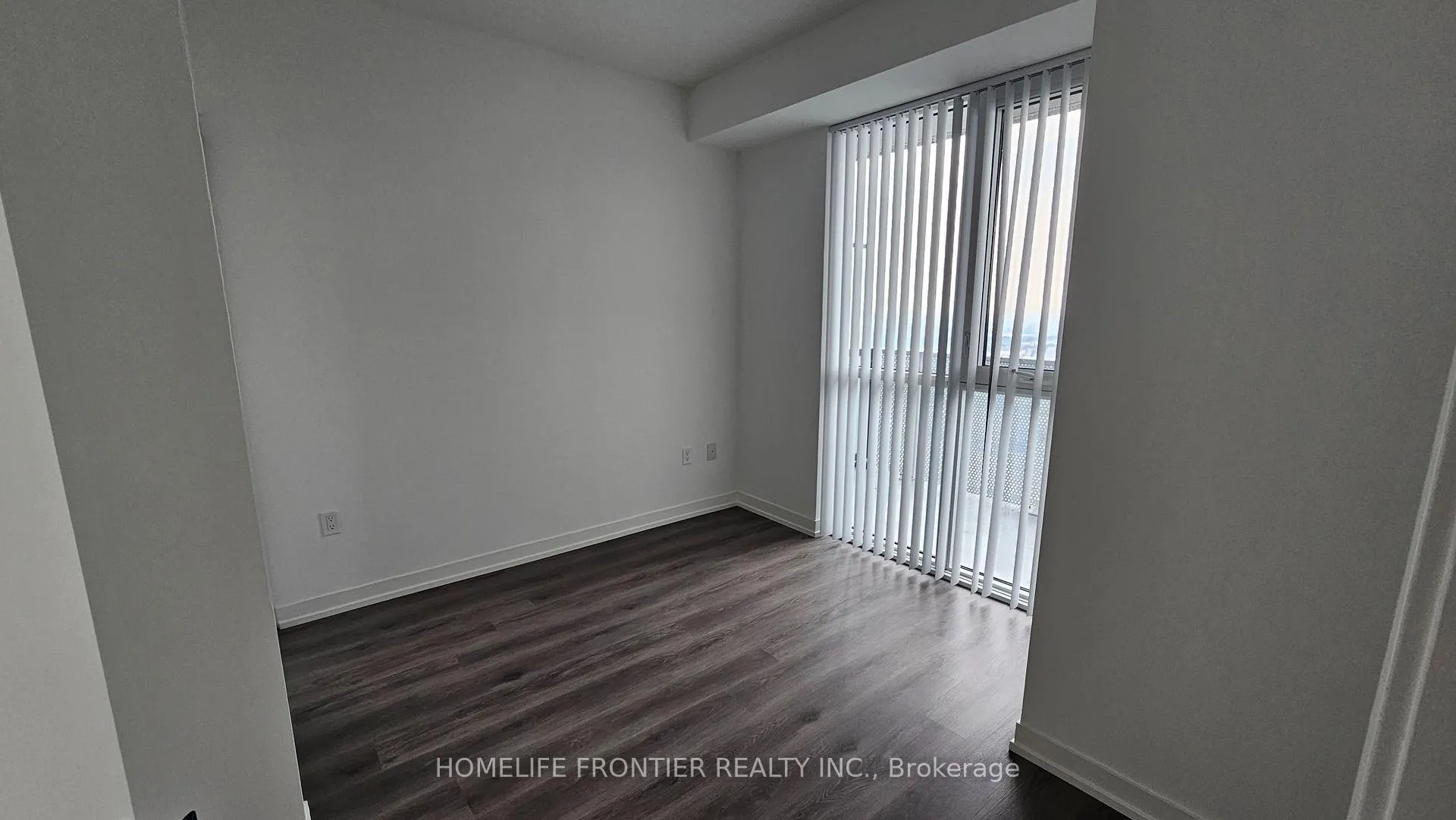 Photo 2 of Unit 3201, 28 Interchange Way, Vaughan, Vaughan Corporate Centre — HOMEH