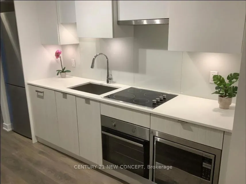 Photo 3 of Unit 907, 195 Redpath Avenue S, Toronto, Mount Pleasant West — HOMEH