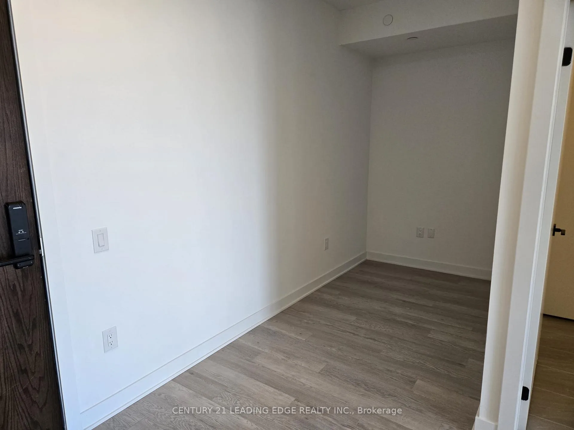 Photo 7 of Unit 211, 2782 Barton Street E, Hamilton, Riverdale — HOMEH