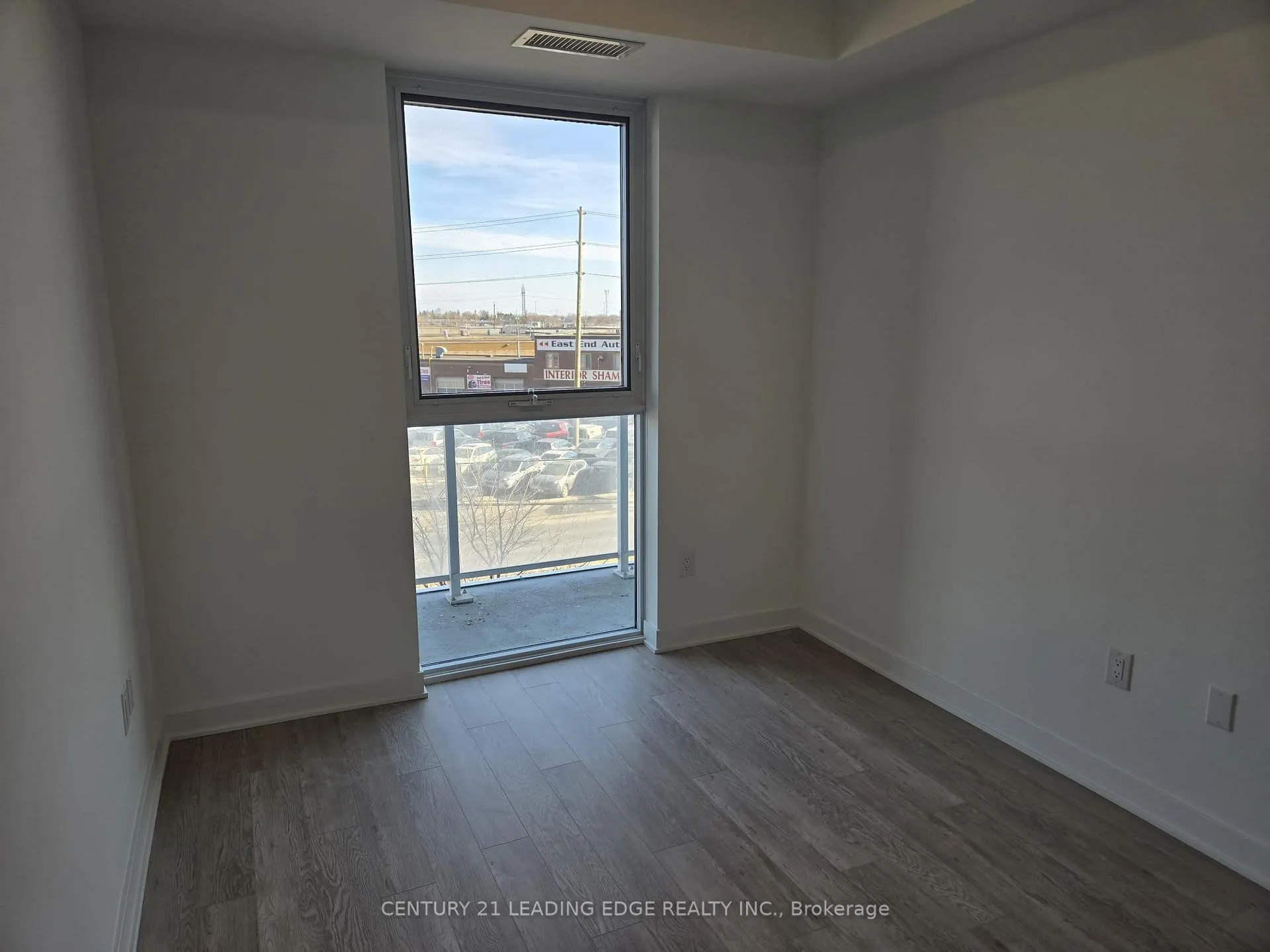 Photo 8 of Unit 211, 2782 Barton Street E, Hamilton, Riverdale — HOMEH