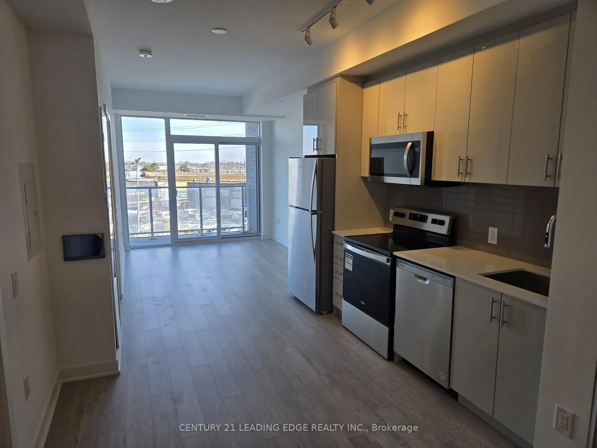 Photo 11 of Unit 211, 2782 Barton Street E, Hamilton, Riverdale — HOMEH