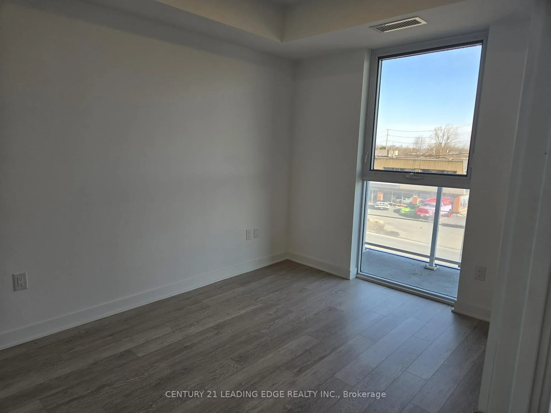 Photo 13 of Unit 211, 2782 Barton Street E, Hamilton, Riverdale — HOMEH