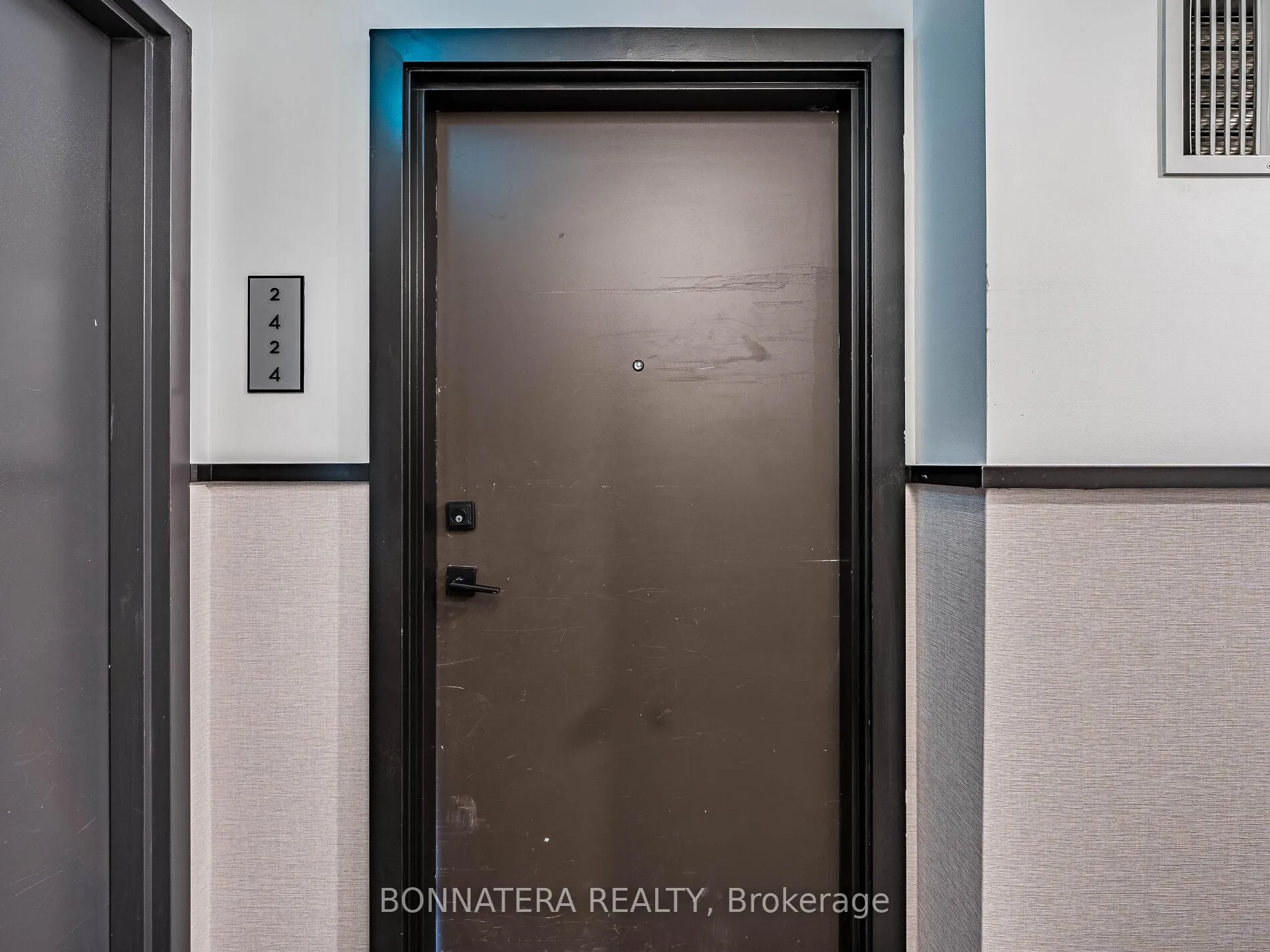 Photo 6 of Unit 2424, 498 Caldari Road, Vaughan, Concord — HOMEH