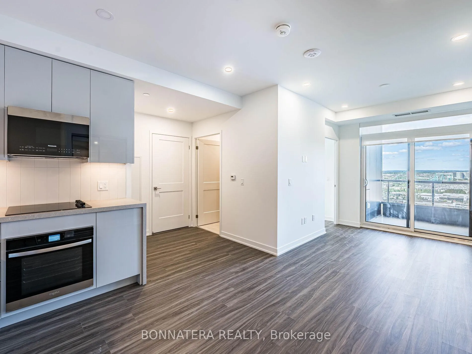 Photo 7 of Unit 2424, 498 Caldari Road, Vaughan, Concord — HOMEH