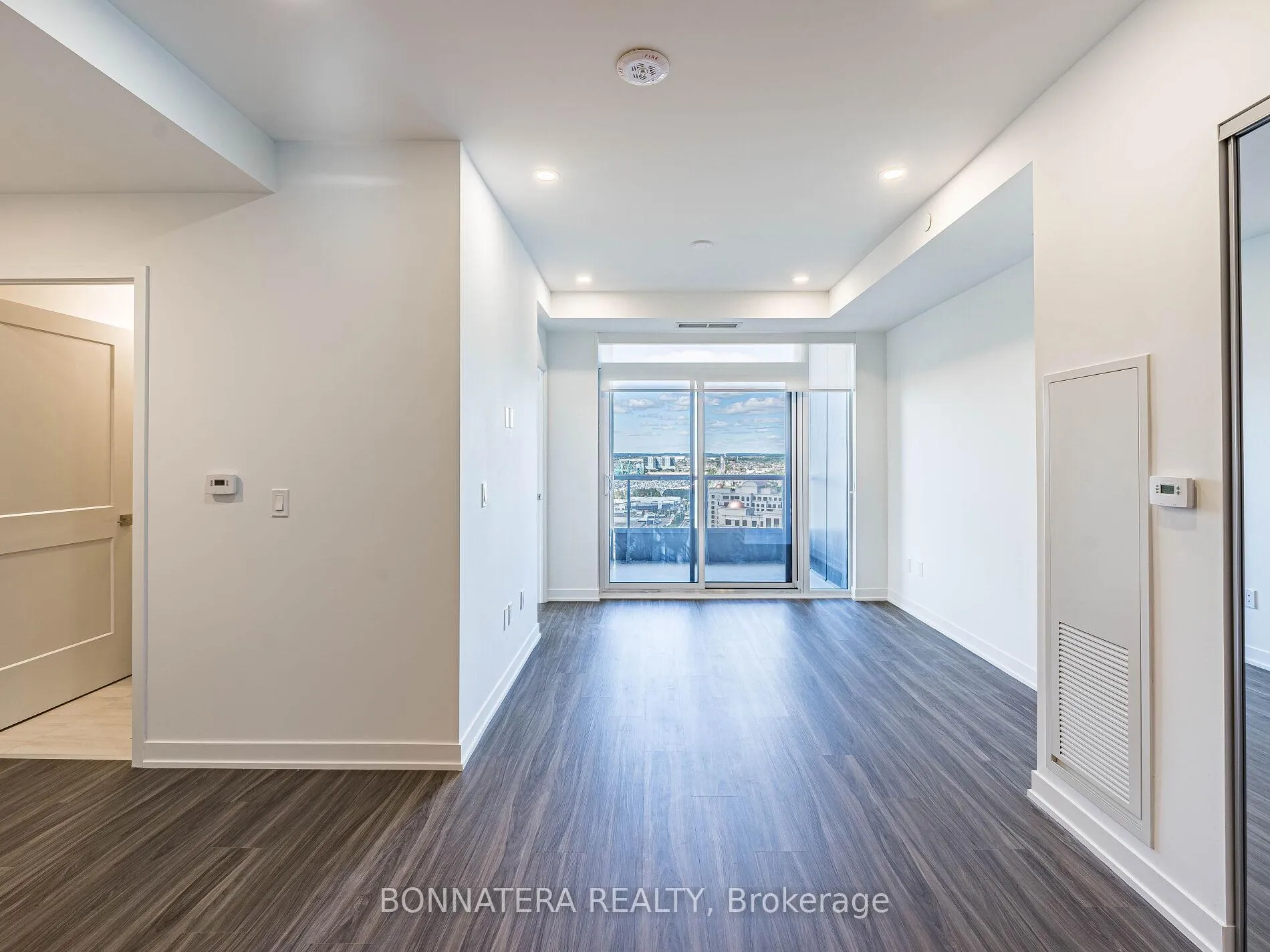 Photo 8 of Unit 2424, 498 Caldari Road, Vaughan, Concord — HOMEH