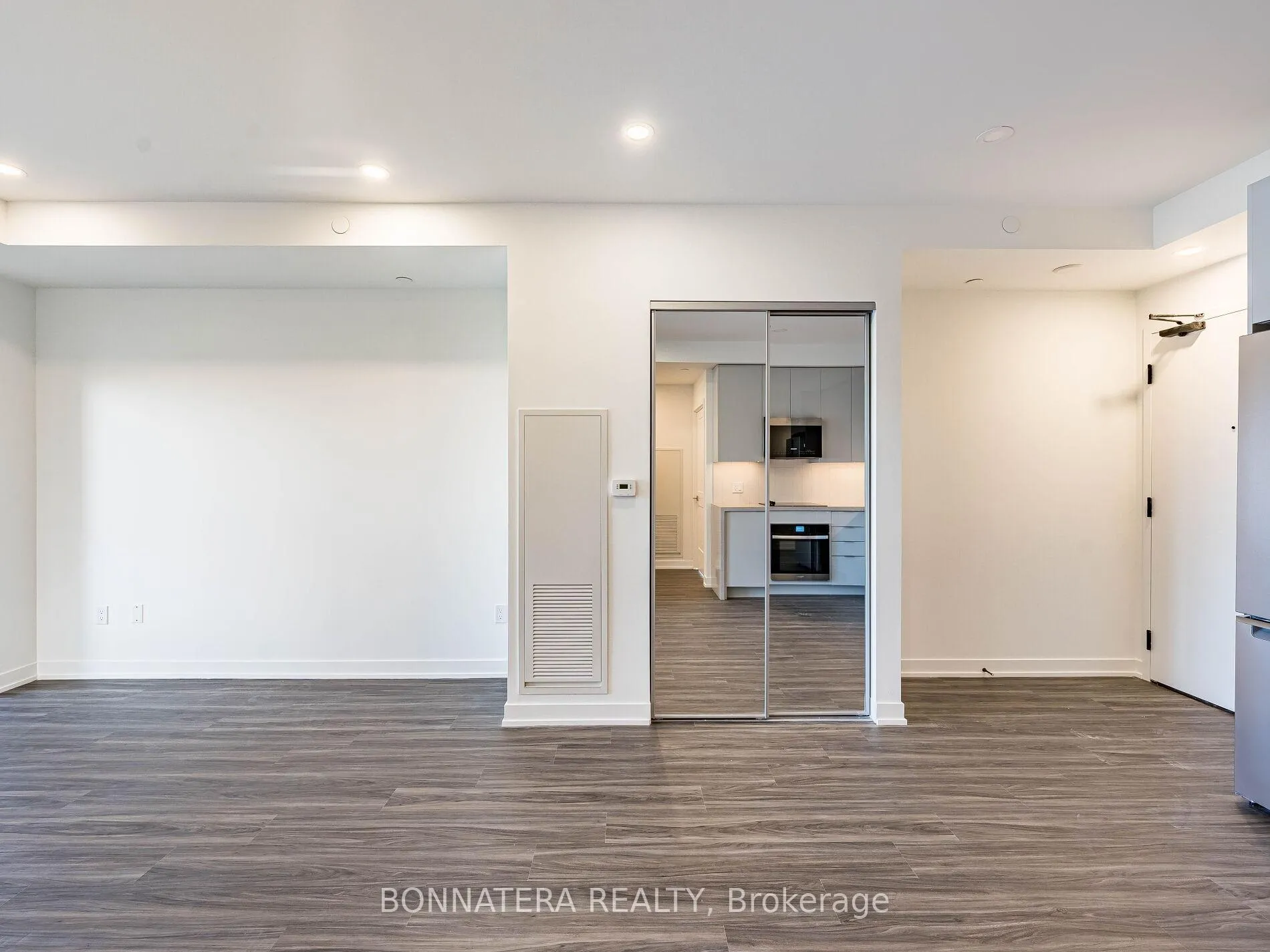 Photo 12 of Unit 2424, 498 Caldari Road, Vaughan, Concord — HOMEH
