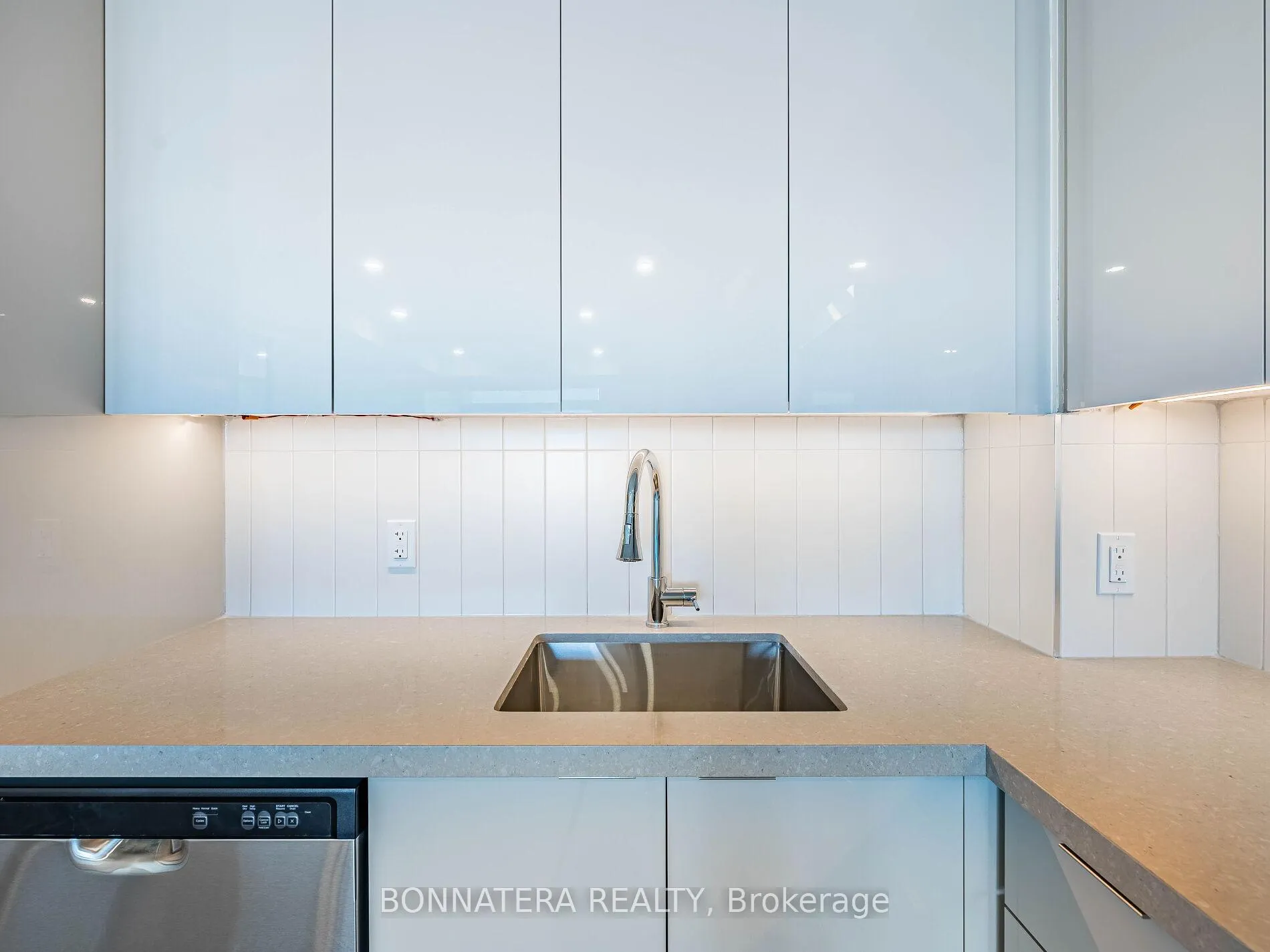 Photo 14 of Unit 2424, 498 Caldari Road, Vaughan, Concord — HOMEH