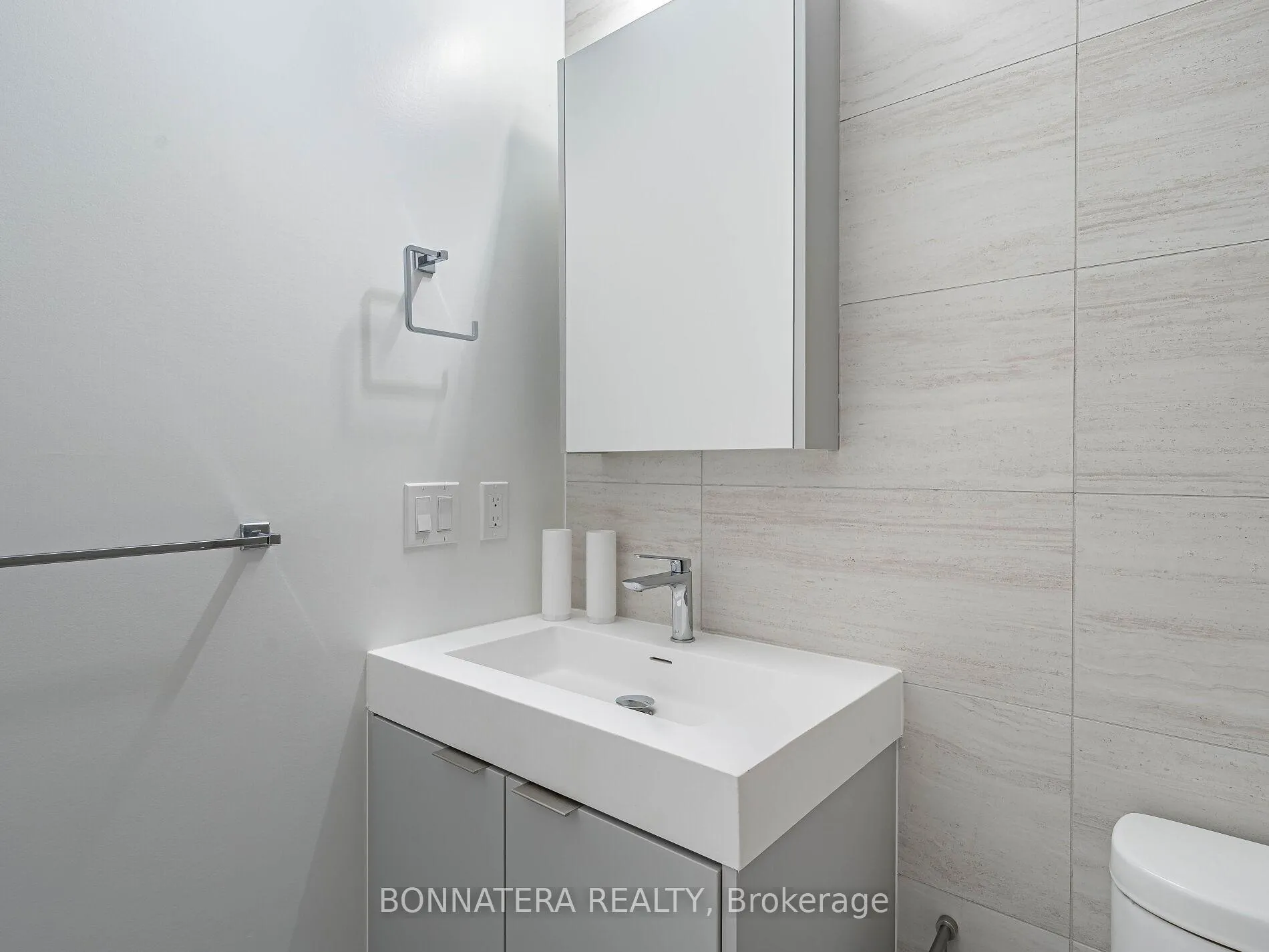 Photo 31 of Unit 2424, 498 Caldari Road, Vaughan, Concord — HOMEH