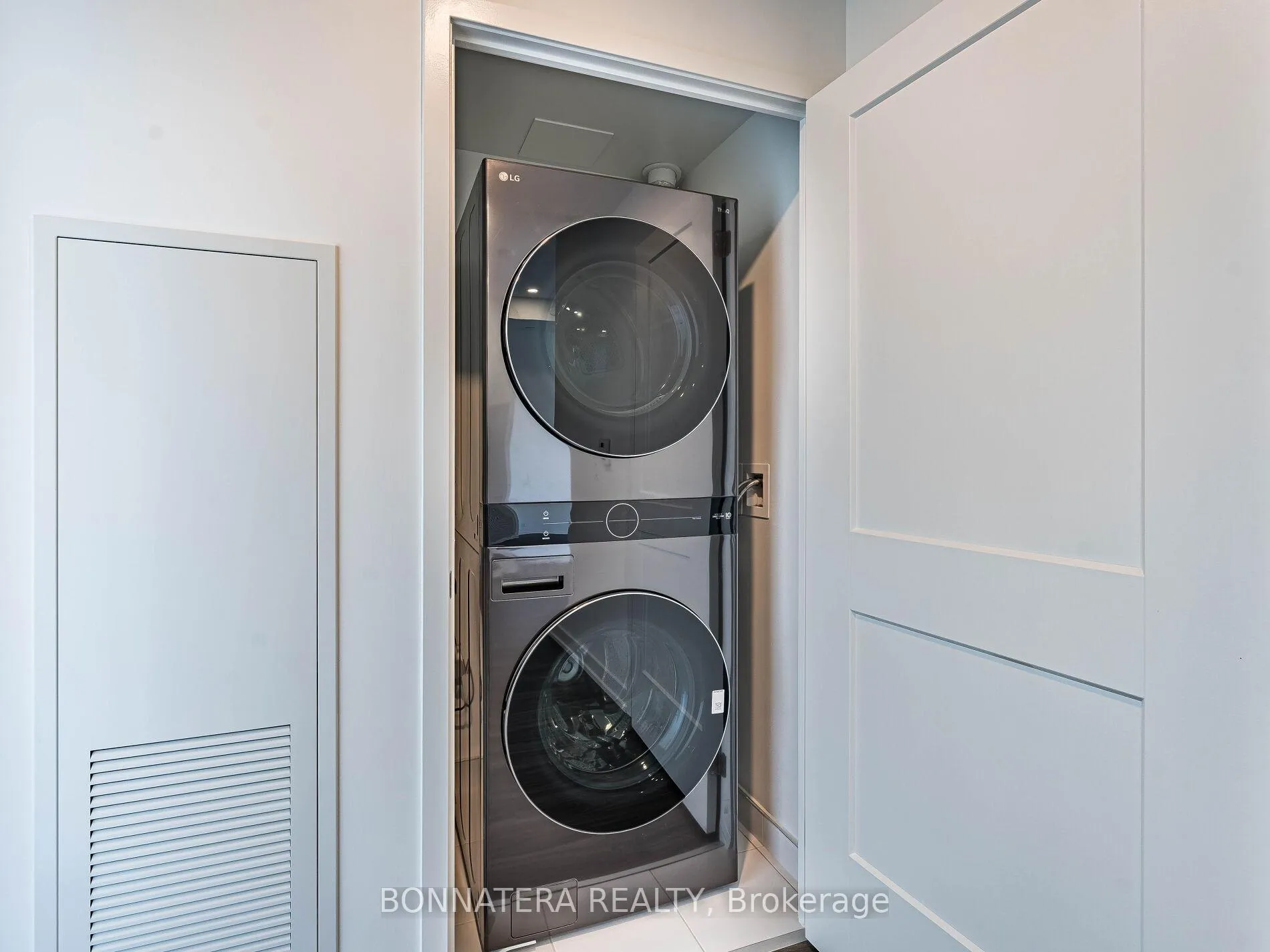 Photo 32 of Unit 2424, 498 Caldari Road, Vaughan, Concord — HOMEH