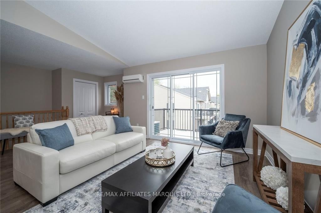 Photo 3 of Unit 203, 229 WATER St E, Cornwall — HOMEH
