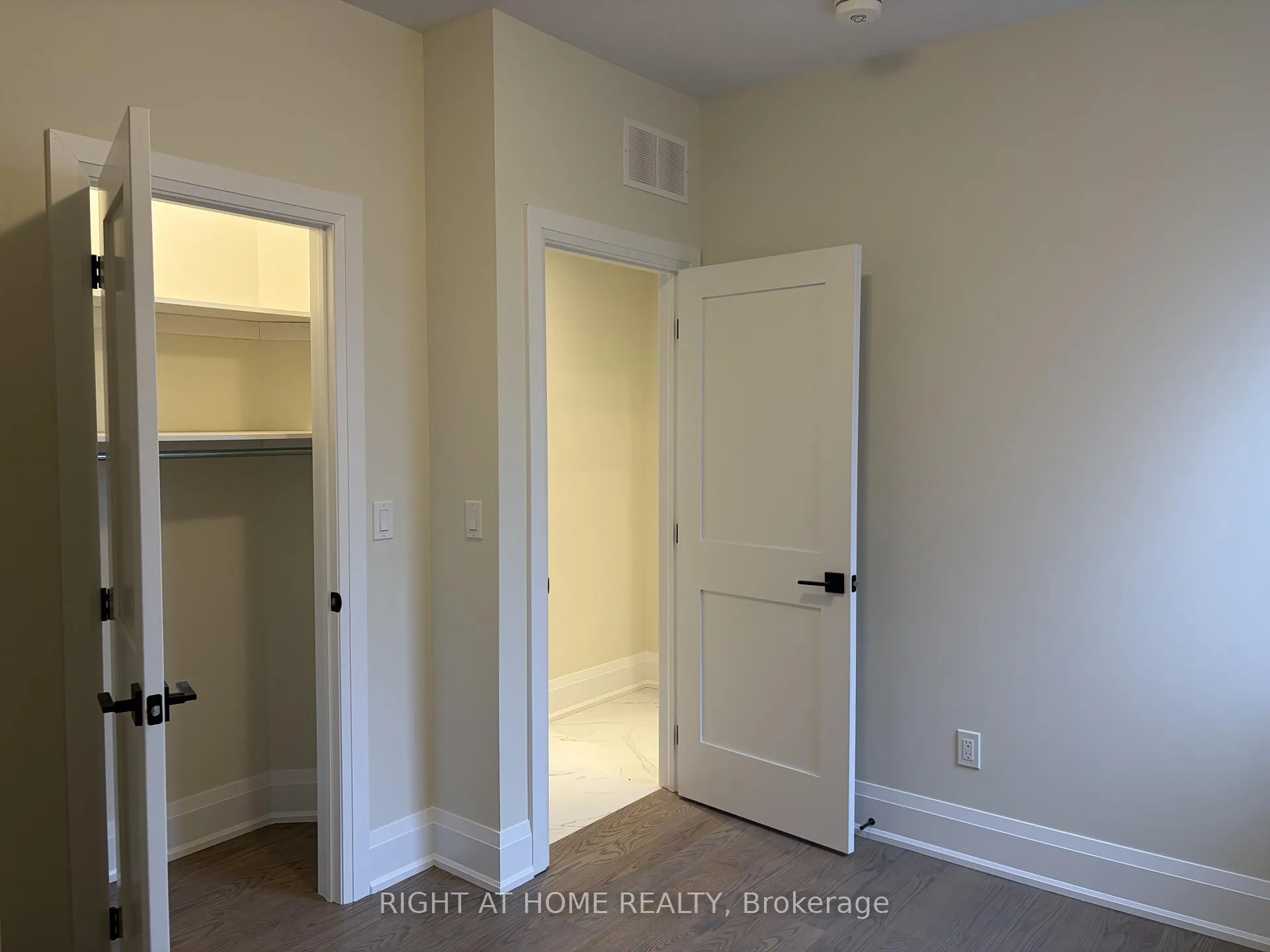 Photo 6 of Unit Apt 2, 225 Mcroberts Avenue, Toronto, Corso Italia-Davenport — HOMEH