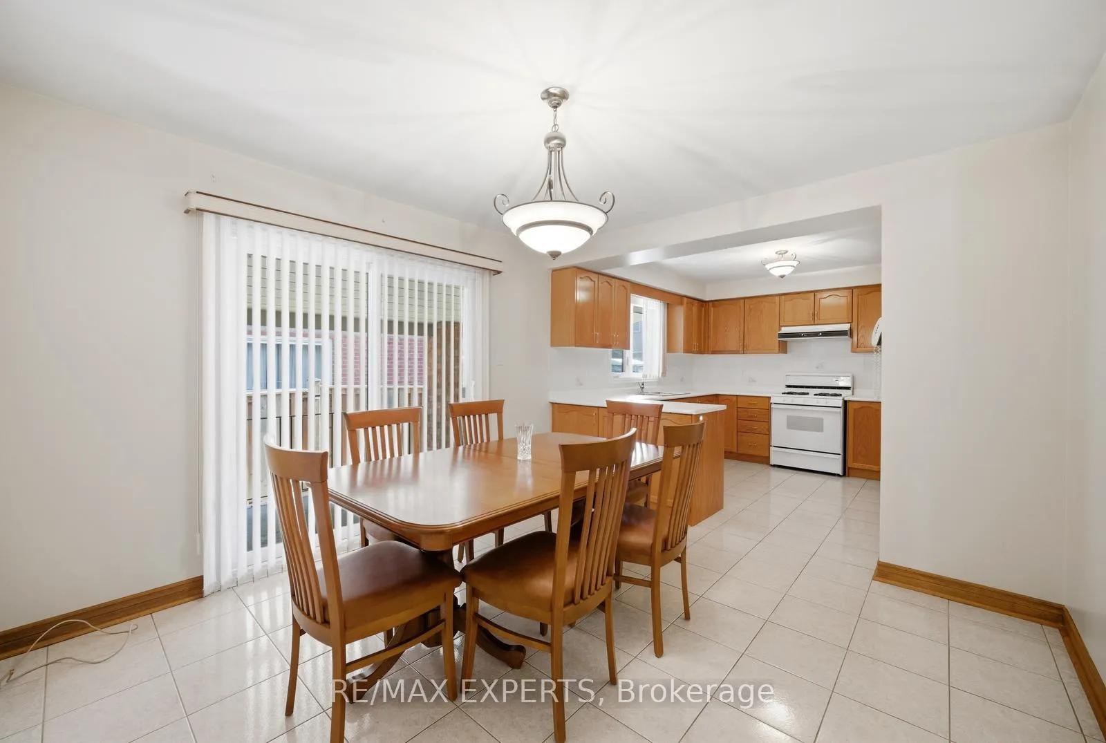 Photo 6 of 92 Mapes Avenue, Vaughan, West Woodbridge — HOMEH