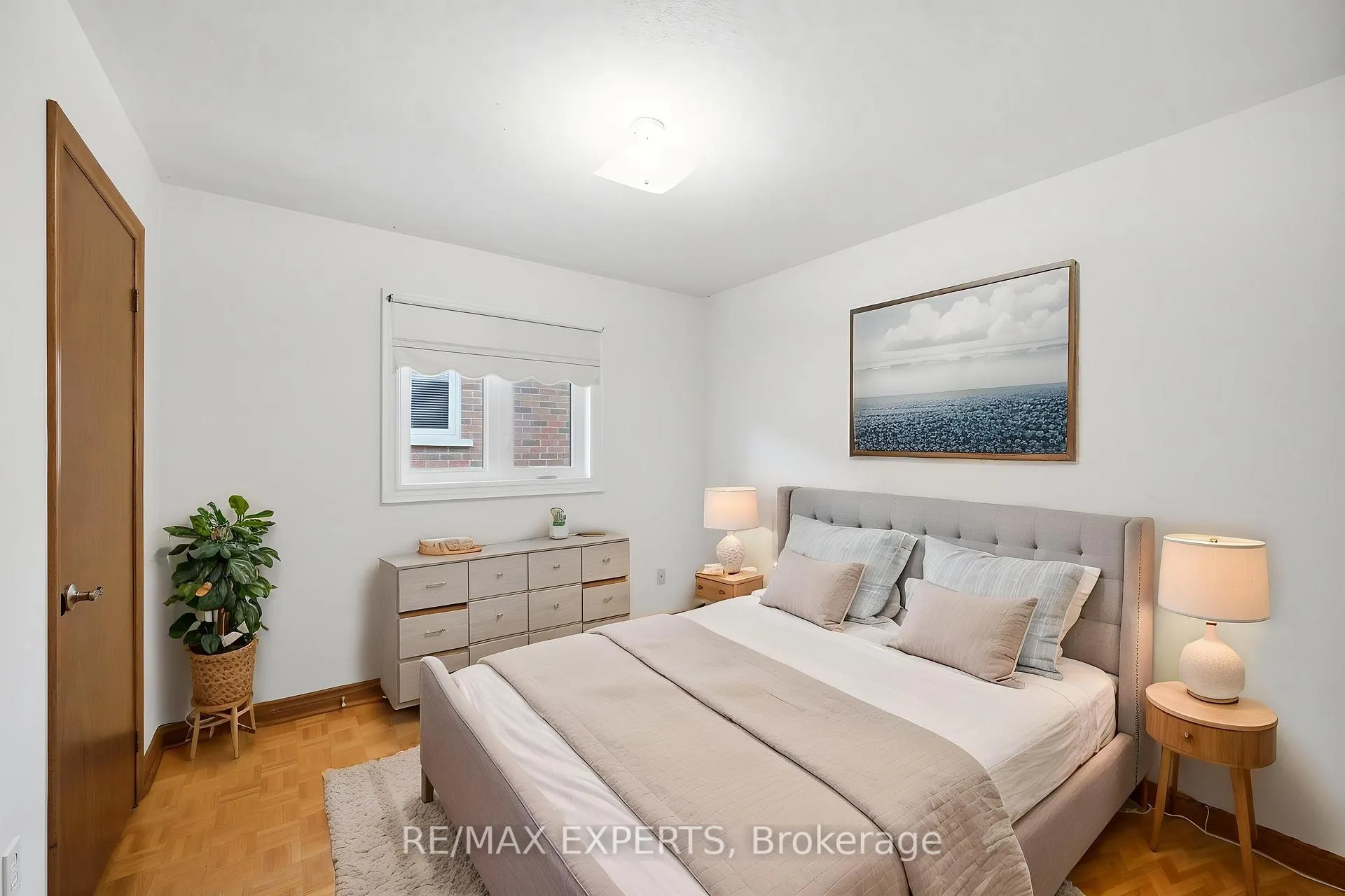 Photo 11 of 92 Mapes Avenue, Vaughan, West Woodbridge — HOMEH