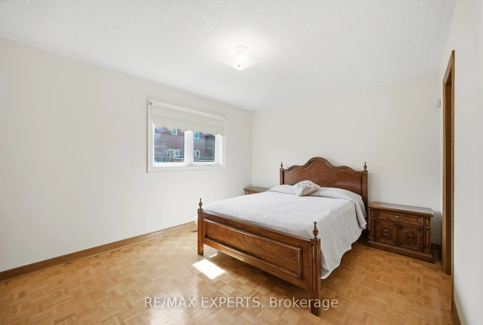 Photo 14 of 92 Mapes Avenue, Vaughan, West Woodbridge — HOMEH