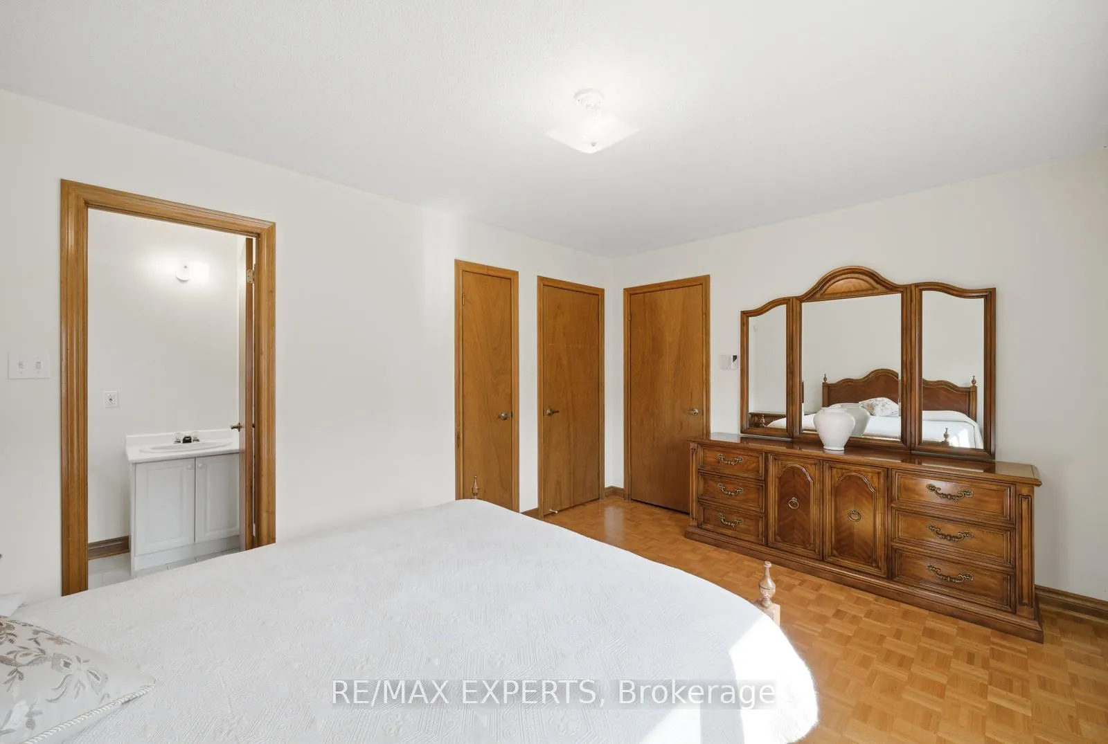 Photo 15 of 92 Mapes Avenue, Vaughan, West Woodbridge — HOMEH