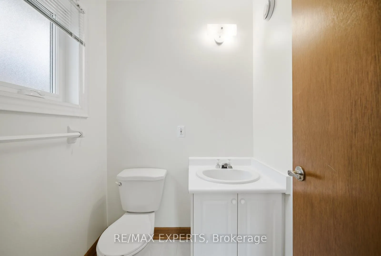 Photo 16 of 92 Mapes Avenue, Vaughan, West Woodbridge — HOMEH