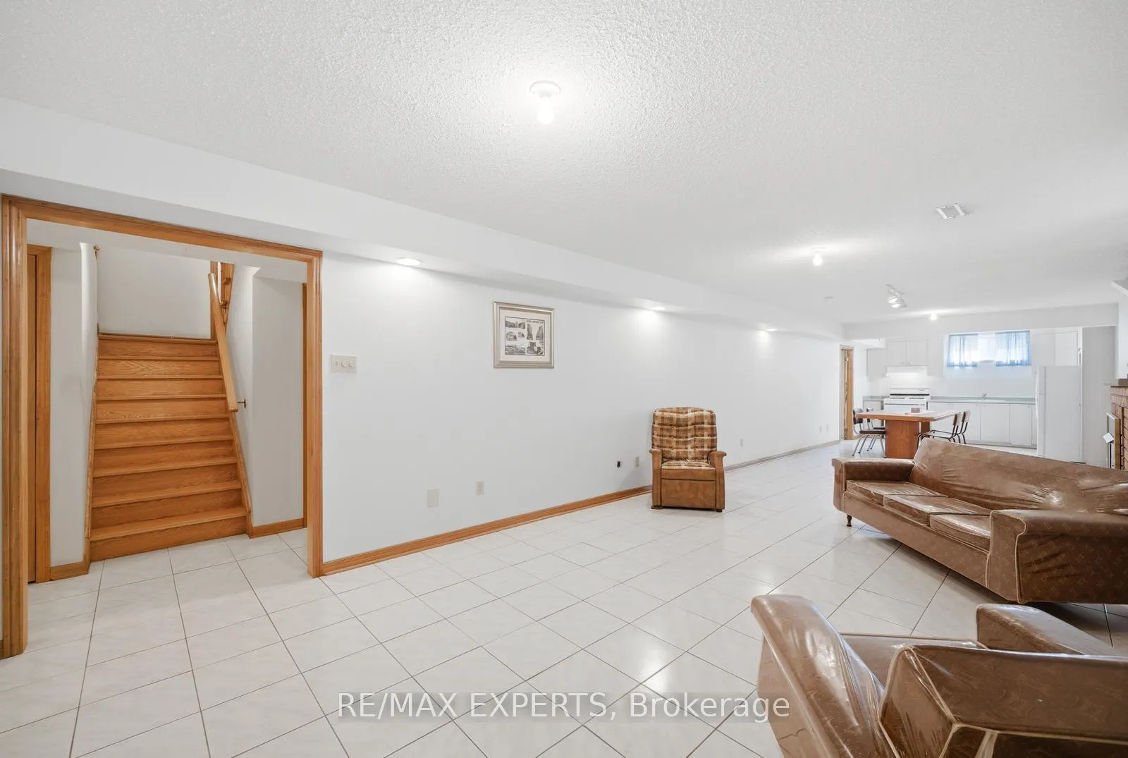 Photo 19 of 92 Mapes Avenue, Vaughan, West Woodbridge — HOMEH