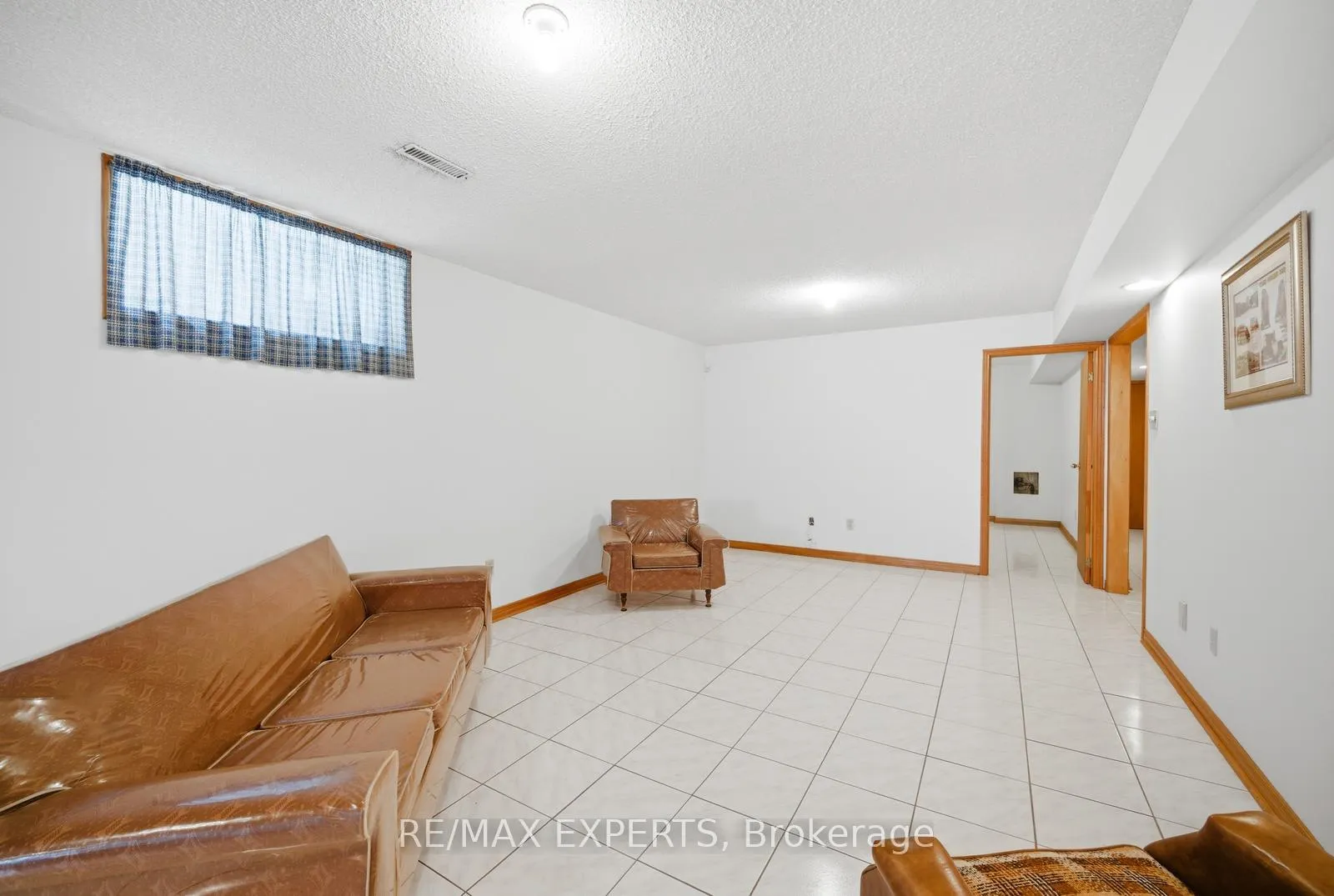 Photo 21 of 92 Mapes Avenue, Vaughan, West Woodbridge — HOMEH