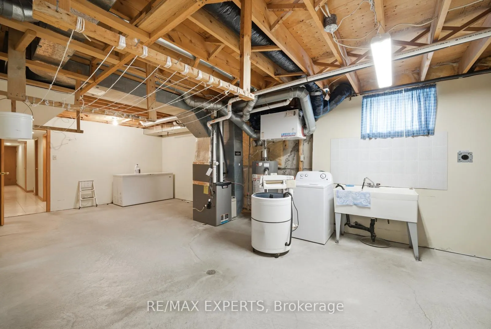 Photo 29 of 92 Mapes Avenue, Vaughan, West Woodbridge — HOMEH