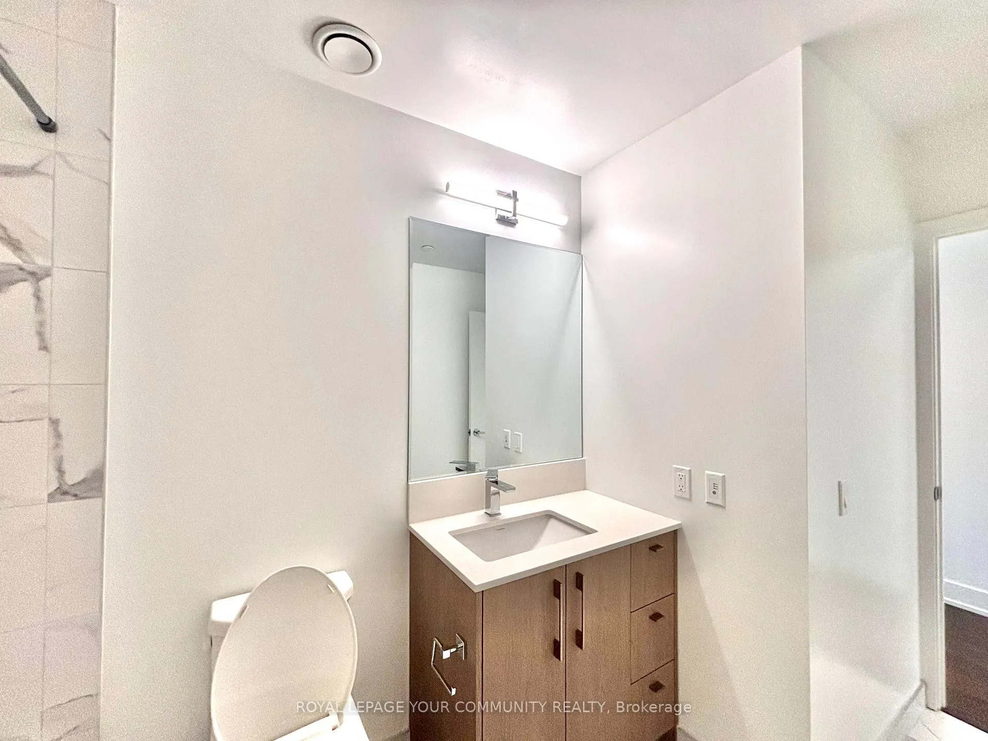 Photo 10 of Unit 306, 8 Manor Road, Toronto, Yonge-Eglinton — HOMEH
