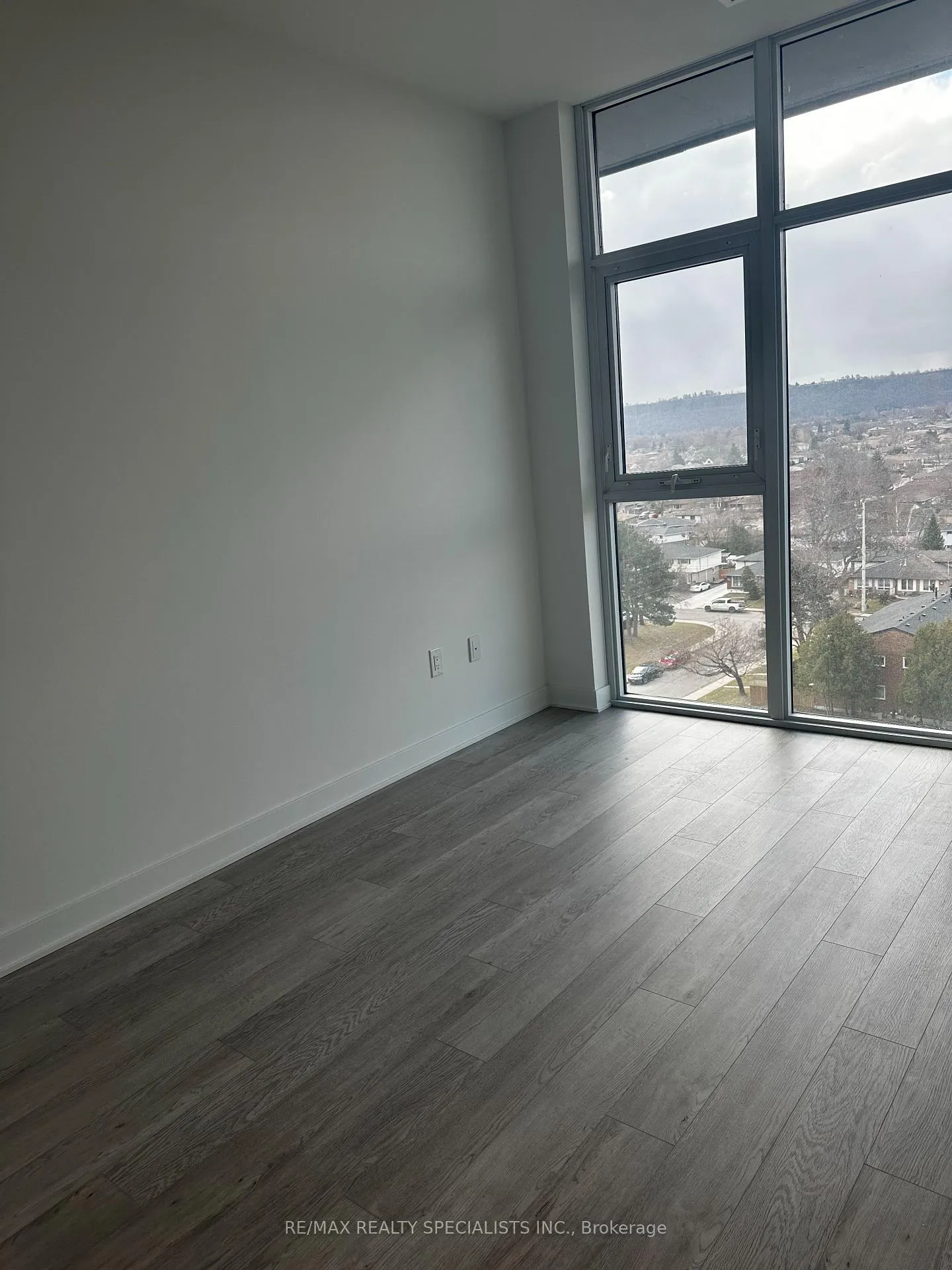 Photo 14 of Unit 1305, 2782 Barton Street E, Hamilton, Riverdale — HOMEH