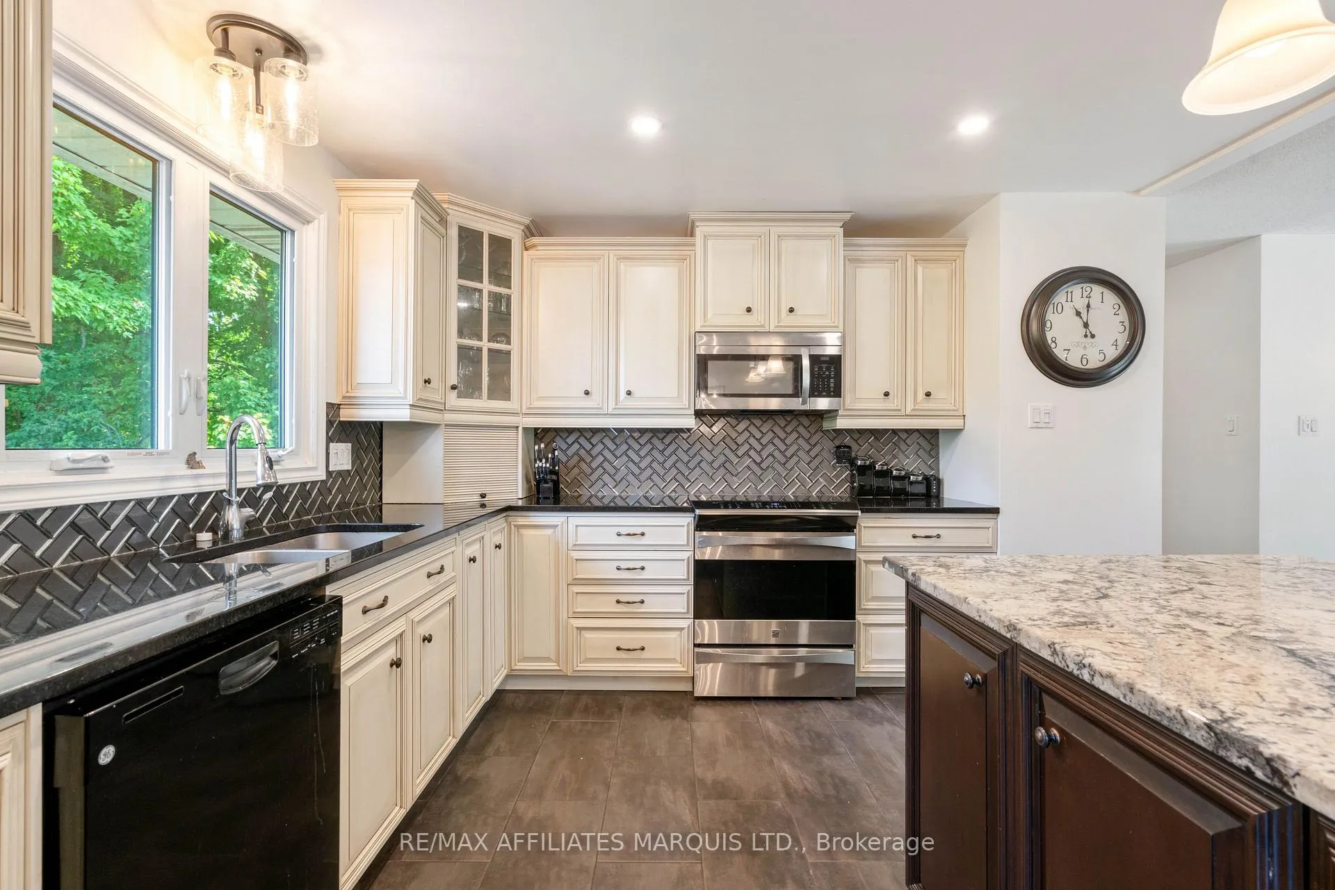 Photo 9 of 1507 Catherine Street, Cornwall — HOMEH