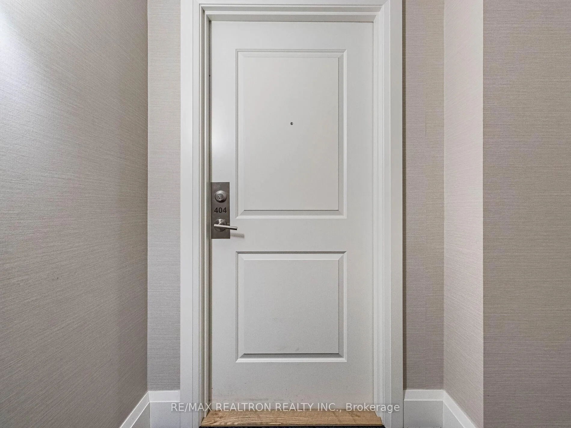 Photo 4 of Unit 404, 24 Woodstream Boulevard, Vaughan, Vaughan Grove — HOMEH
