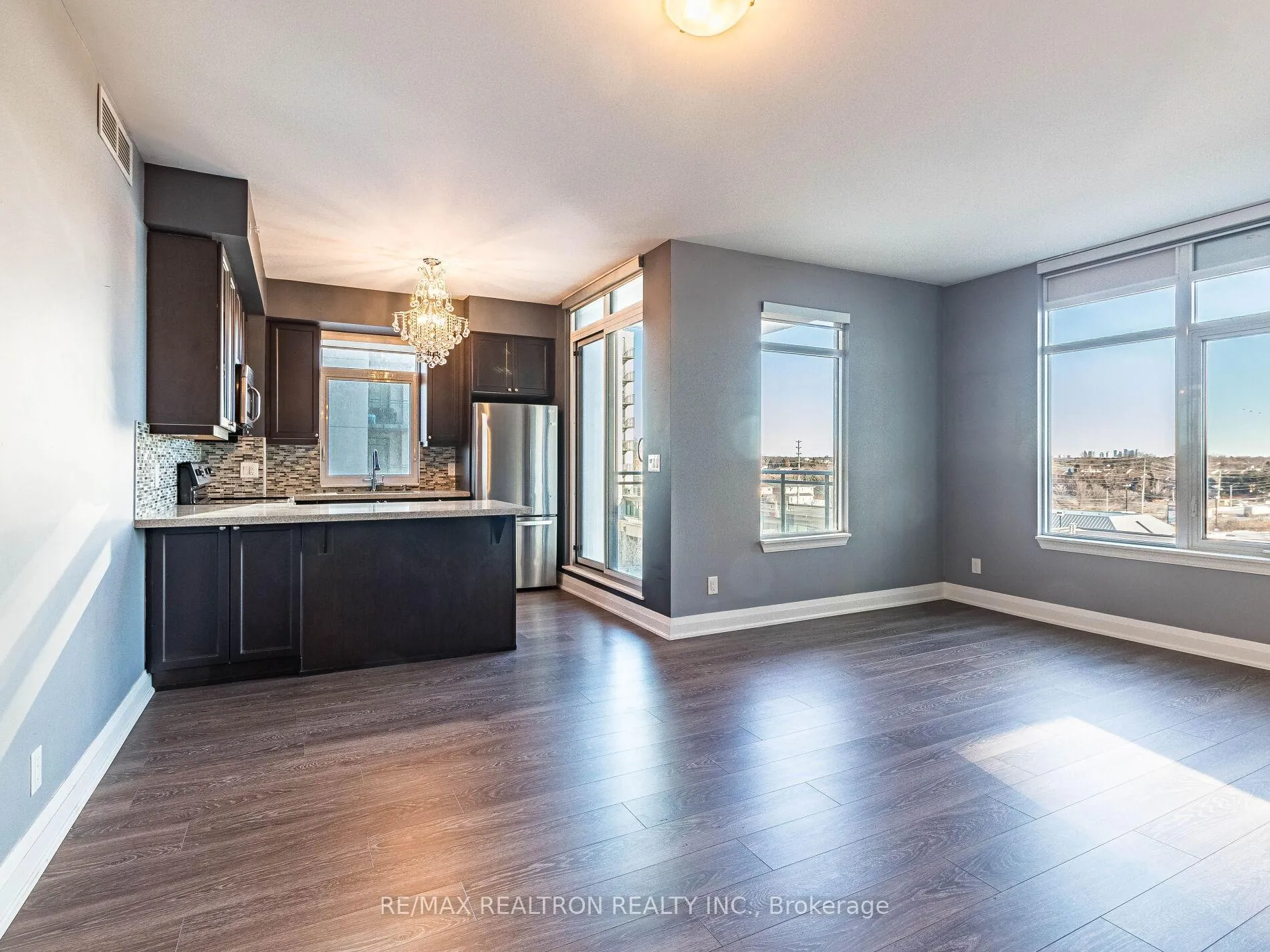 Photo 6 of Unit 404, 24 Woodstream Boulevard, Vaughan, Vaughan Grove — HOMEH