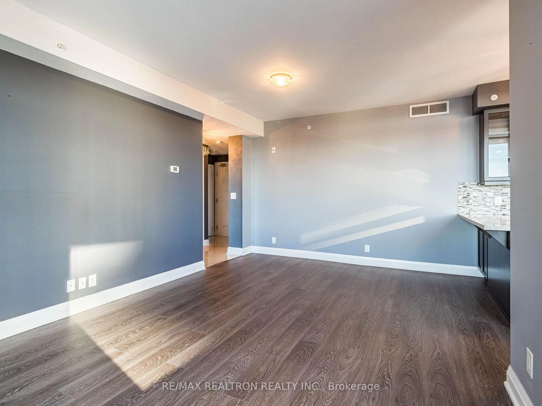 Photo 9 of Unit 404, 24 Woodstream Boulevard, Vaughan, Vaughan Grove — HOMEH
