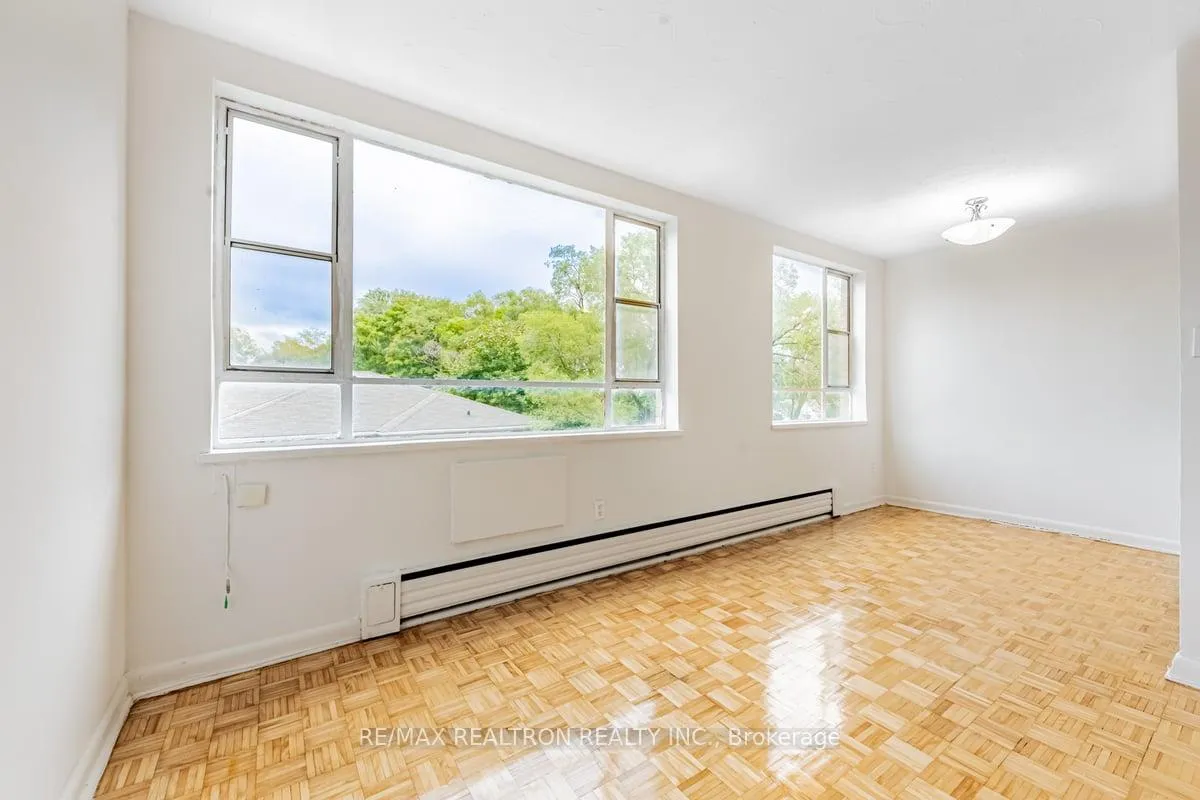 Front of Unit 107, 2895 Bathurst Street