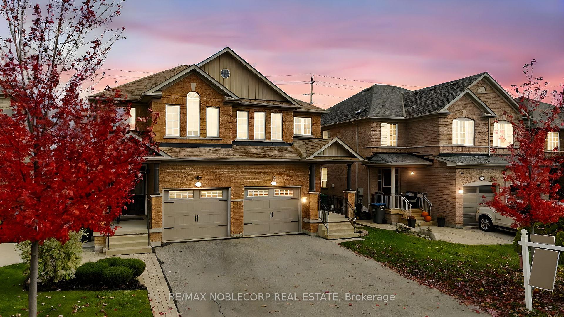 Photo 3 of 54 Lawren Harris Crescent, Caledon, Bolton West — HOMEH