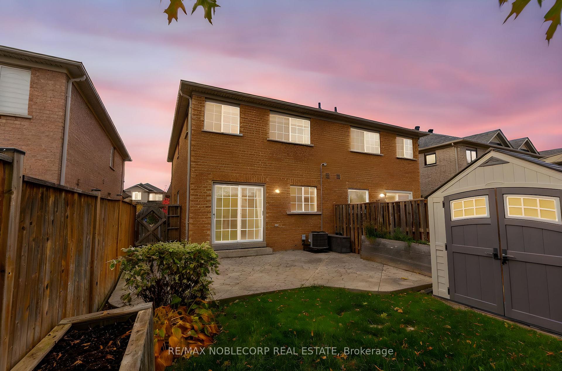 Photo 4 of 54 Lawren Harris Crescent, Caledon, Bolton West — HOMEH