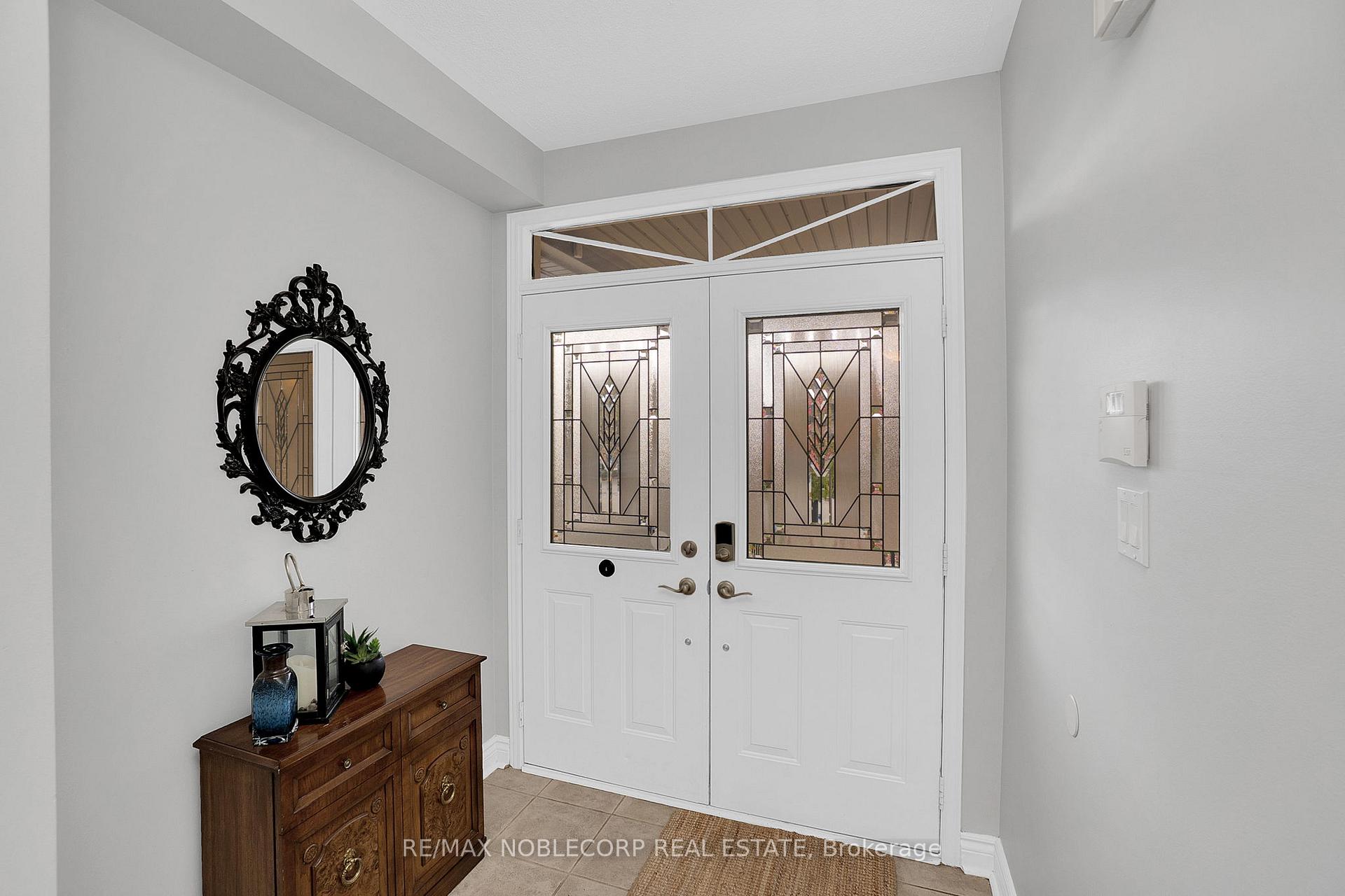 Photo 10 of 54 Lawren Harris Crescent, Caledon, Bolton West — HOMEH