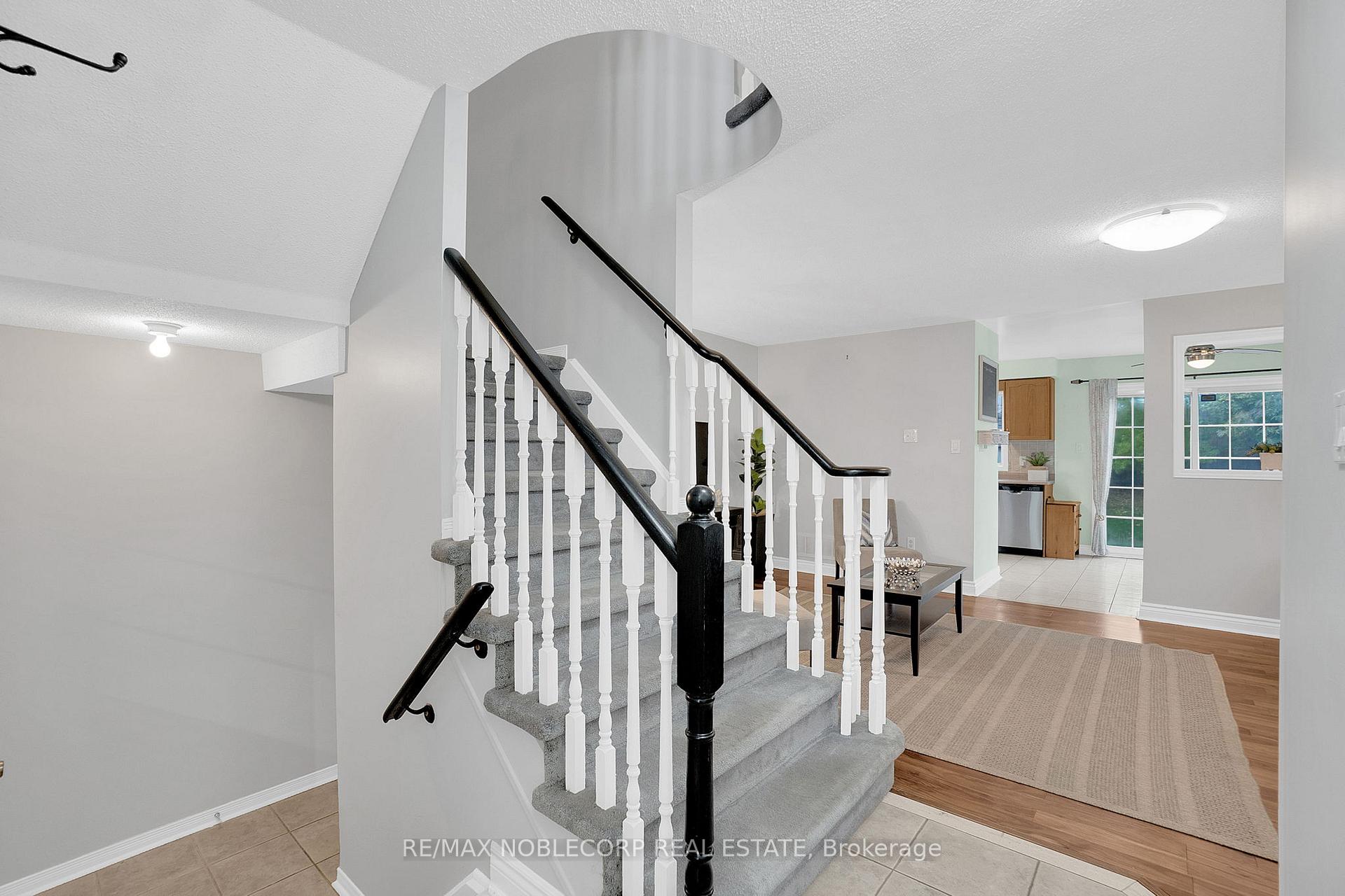 Photo 11 of 54 Lawren Harris Crescent, Caledon, Bolton West — HOMEH