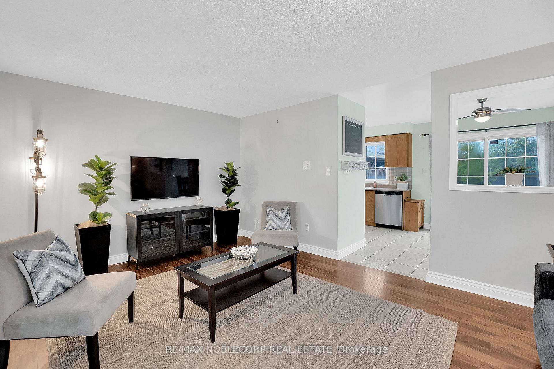 Photo 12 of 54 Lawren Harris Crescent, Caledon, Bolton West — HOMEH