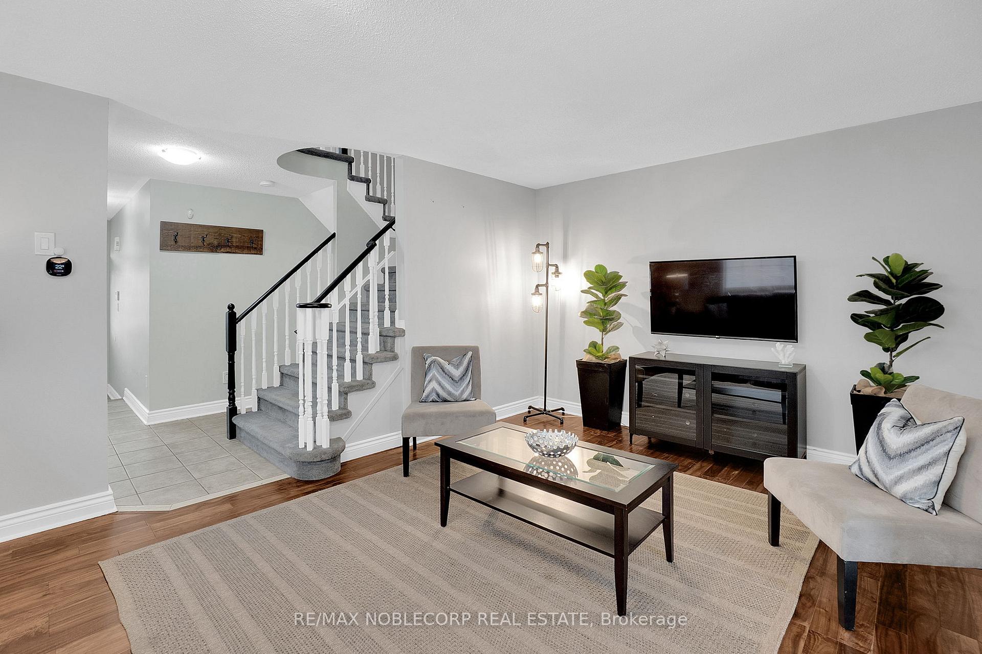 Photo 13 of 54 Lawren Harris Crescent, Caledon, Bolton West — HOMEH